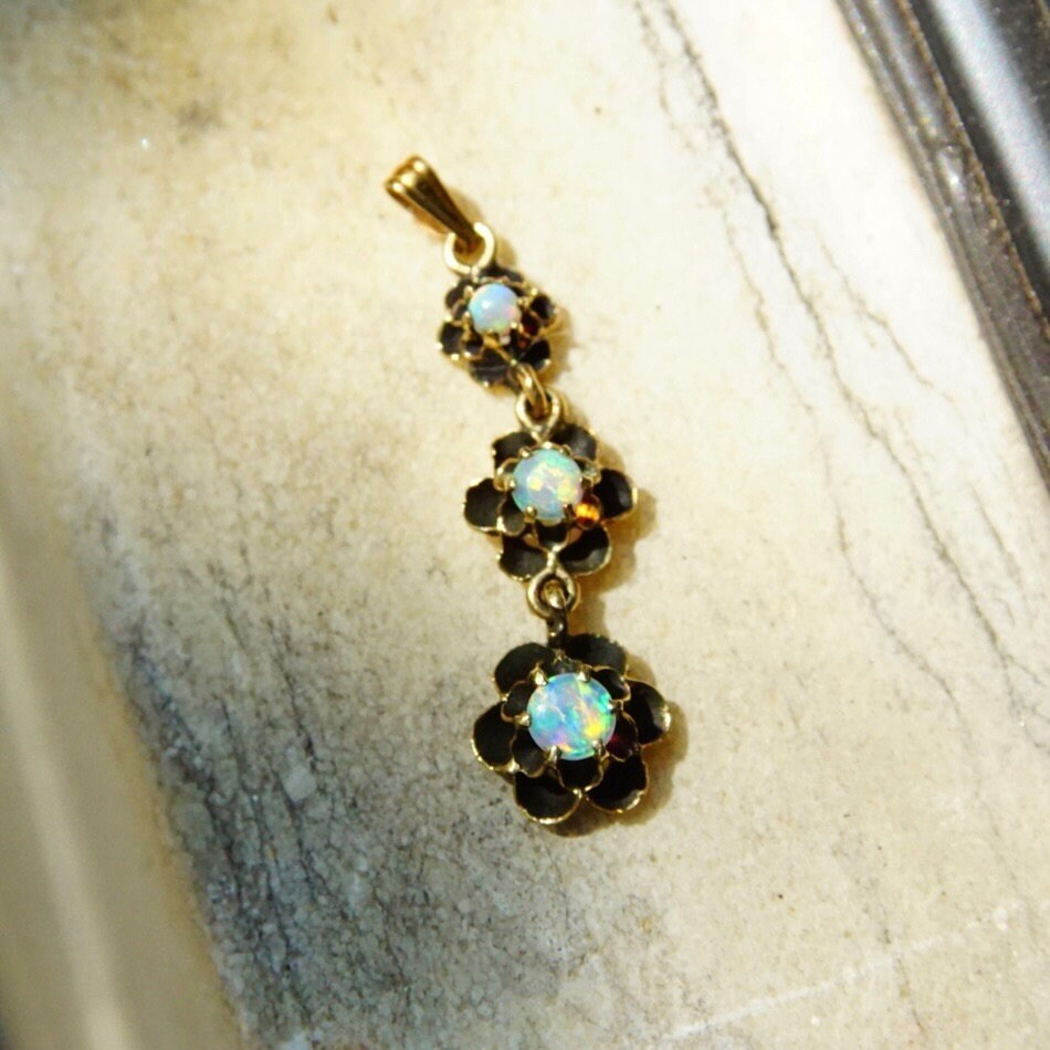 Victorian 14K Gold Opal Teardrop Pendant, 3-Tier Gold Pendant, Prong Set Opal Stones In Gold Flower Settings, Iridescent Gemstones, 1 1/2" L