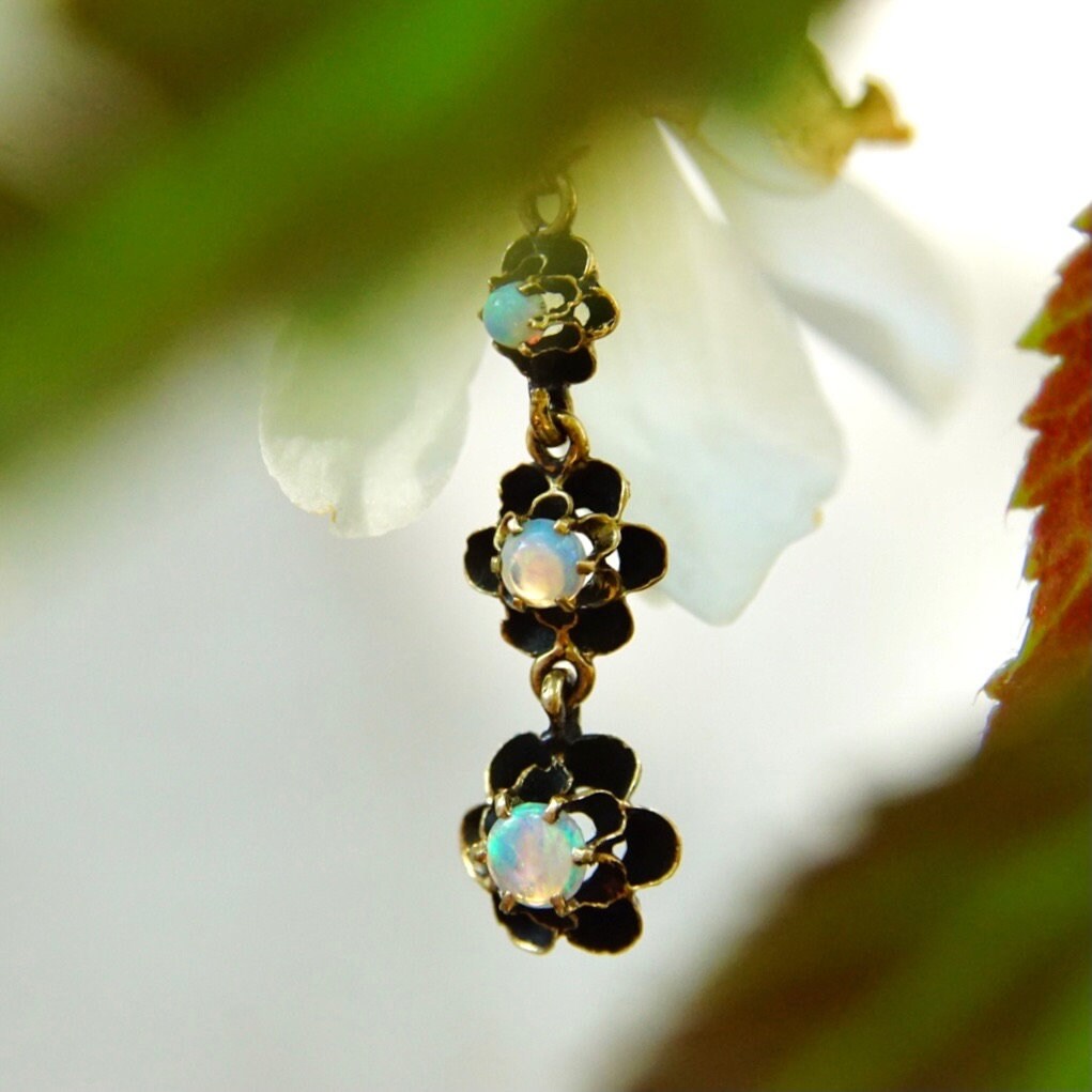 Victorian 14K Gold Opal Teardrop Pendant, 3-Tier Gold Pendant, Prong Set Opal Stones In Gold Flower Settings, Iridescent Gemstones, 1 1/2" L