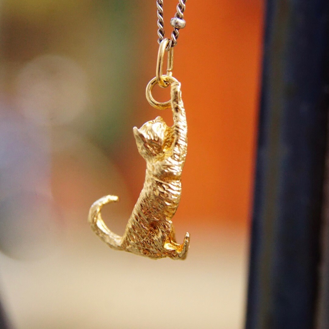 Vintage 14K Gold Cat Charm, Petite Yellow Gold Charm/Pendant, Cute Little Playing Cat Charm, Cat Lover Jewelry, 585 Gold, 1" Long