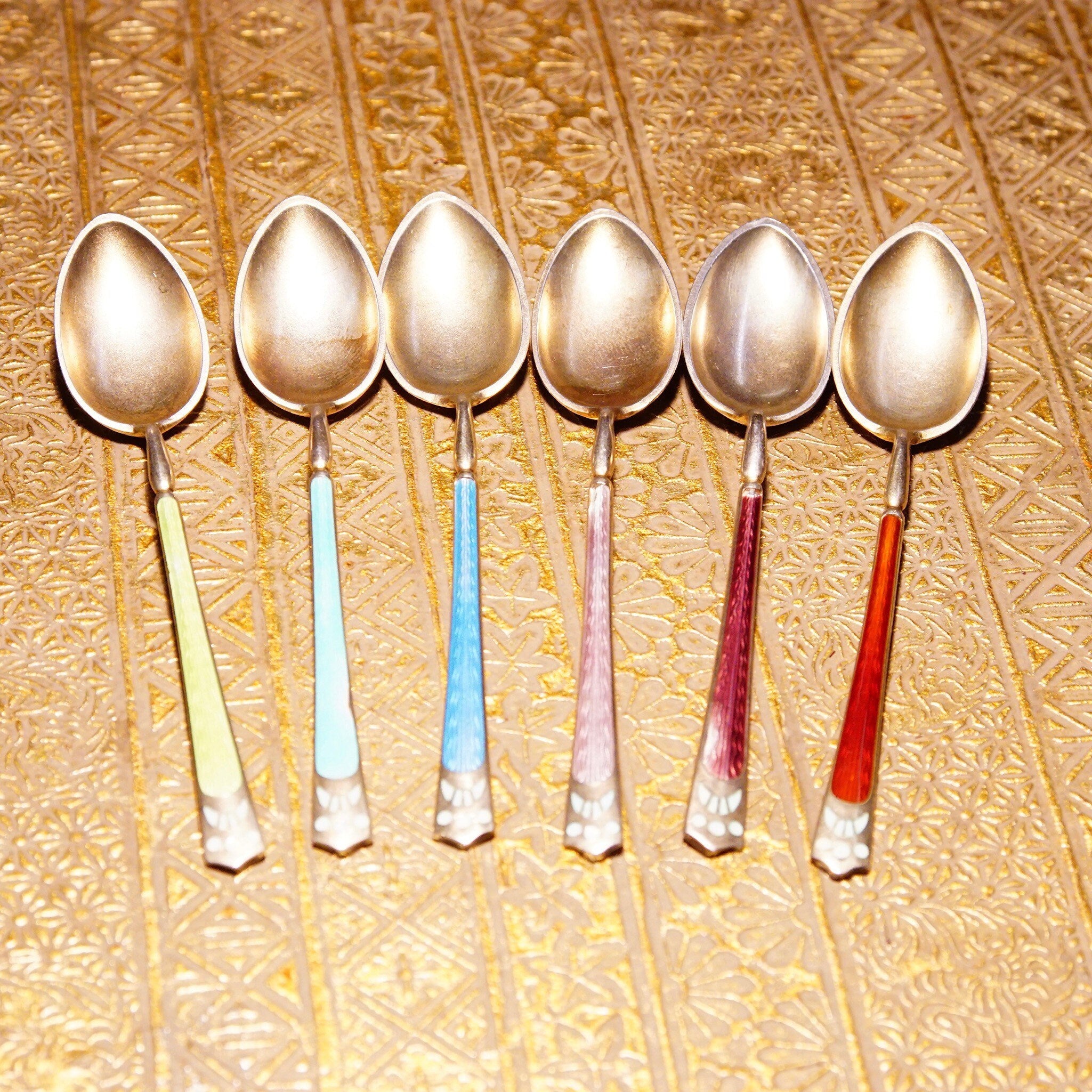 Antique art deco sterling silver demitasse spoons with colorful guilloche enamel handles in red, teal, and white, marked 930S, set of 6 decorative Scandinavian tea spoons