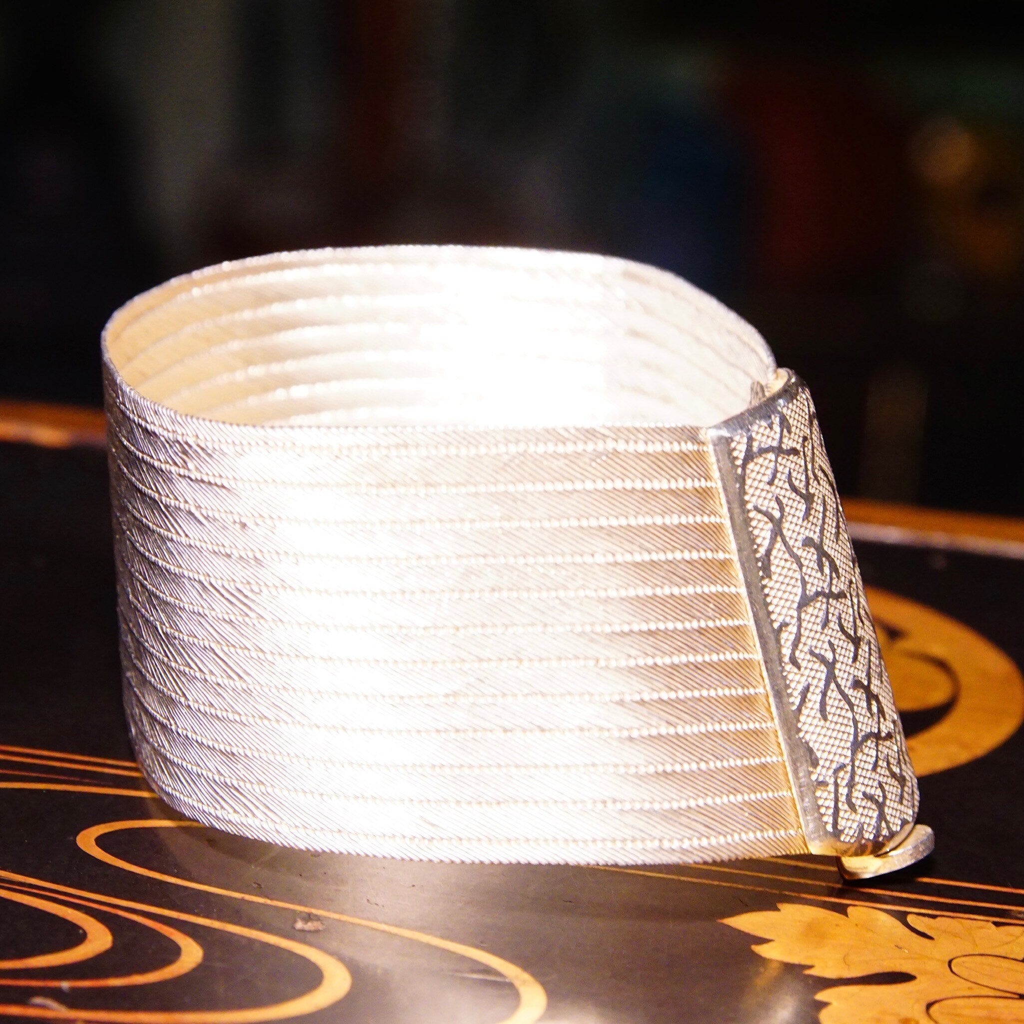 Vintage Modernist Sterling Silver Wide Mesh Bracelet, Flexible Closed Cuff Bracelet With Textured Pull Pin Clasp, 925 Jewelry, 7" Long