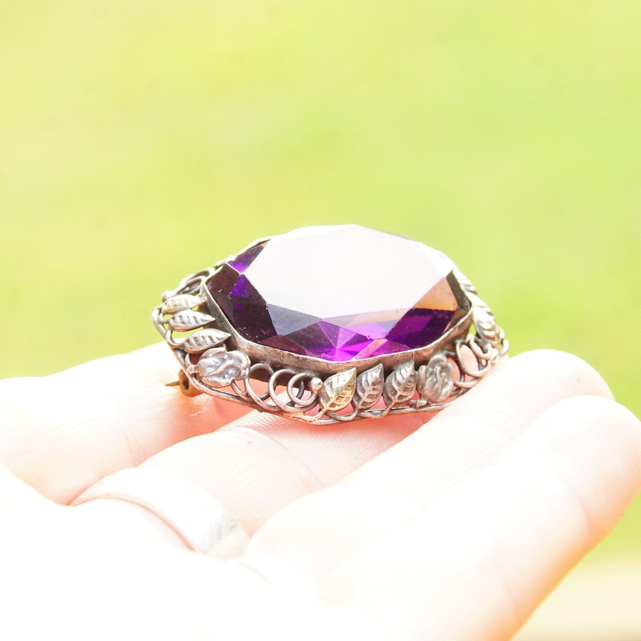 Vintage Sterling Silver Amethyst Brooch, Silver Leaf Frame, Large Faceted Purple Gemstone, Beautiful Amethyst Pin, 1 1/2 W x 1 1/8 L