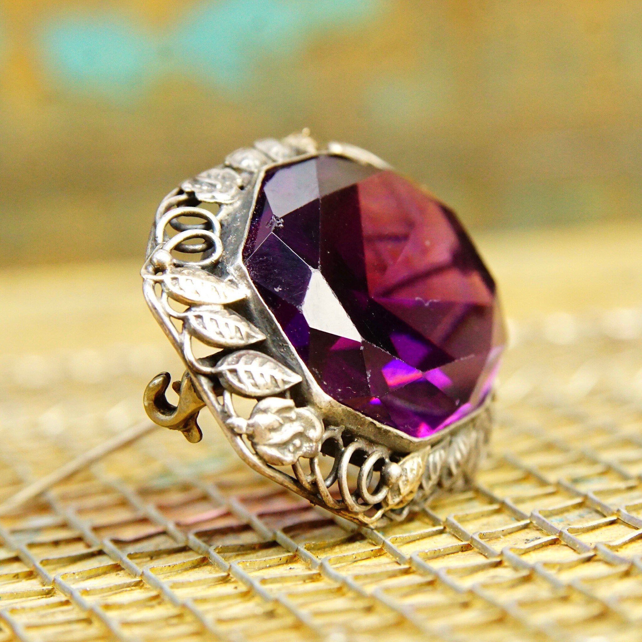 Vintage Sterling Silver Amethyst Brooch, Silver Leaf Frame, Large Faceted Purple Gemstone, Beautiful Amethyst Pin, 1 1/2 W x 1 1/8 L