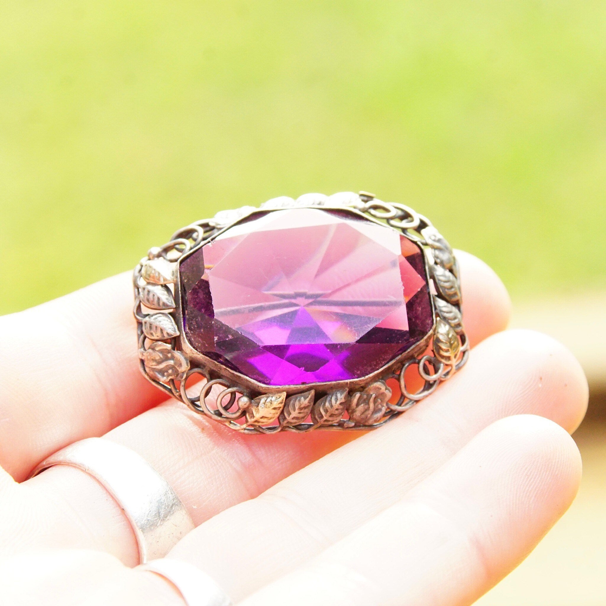 Vintage Sterling Silver Amethyst Brooch, Silver Leaf Frame, Large Faceted Purple Gemstone, Beautiful Amethyst Pin, 1 1/2 W x 1 1/8 L