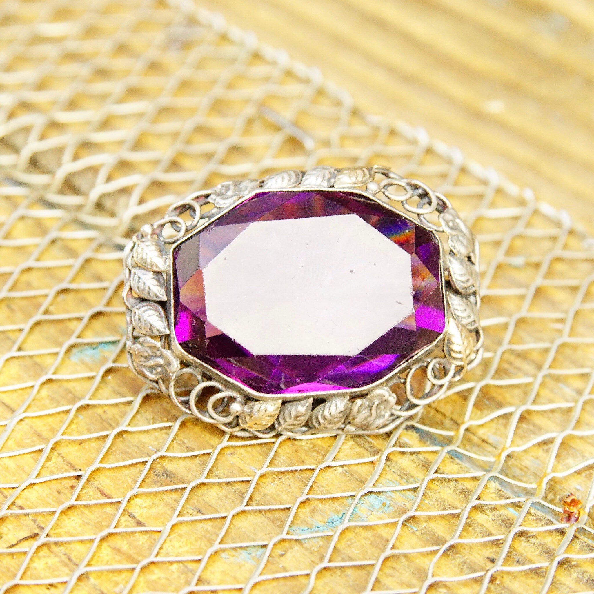 Vintage Sterling Silver Amethyst Brooch, Silver Leaf Frame, Large Faceted Purple Gemstone, Beautiful Amethyst Pin, 1 1/2 W x 1 1/8 L