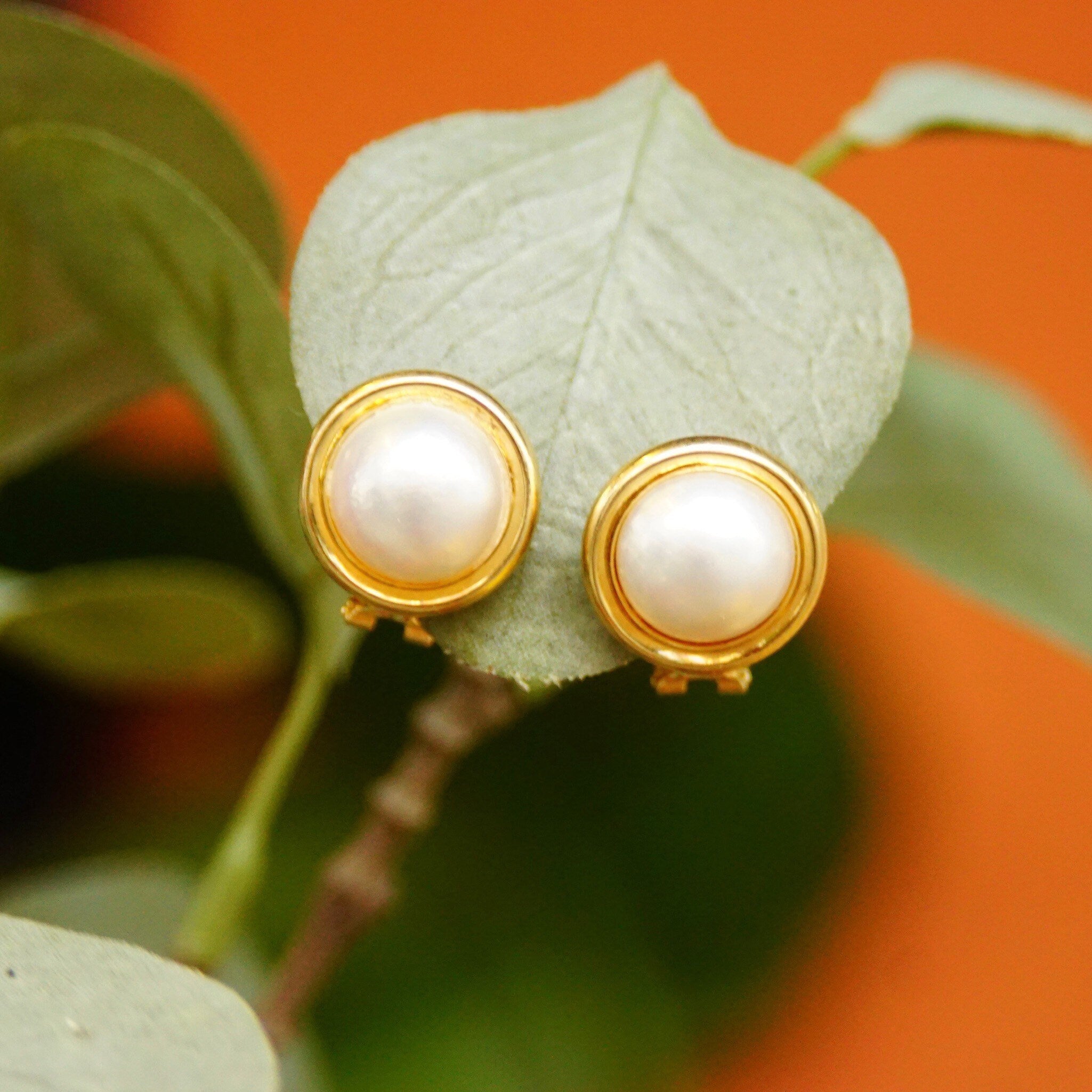 Vintage 14K Gold Pearl Leverback Stud Earrings, 13mm Cultured Pearl Earrings, Round Pearl Earrings, 3/4