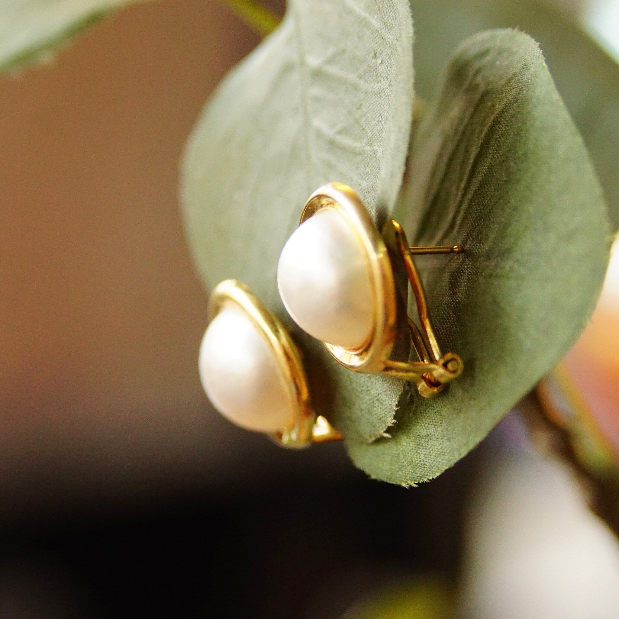 Vintage 14K Gold Pearl Leverback Stud Earrings, 13mm Cultured Pearl Earrings, Round Pearl Earrings, 3/4
