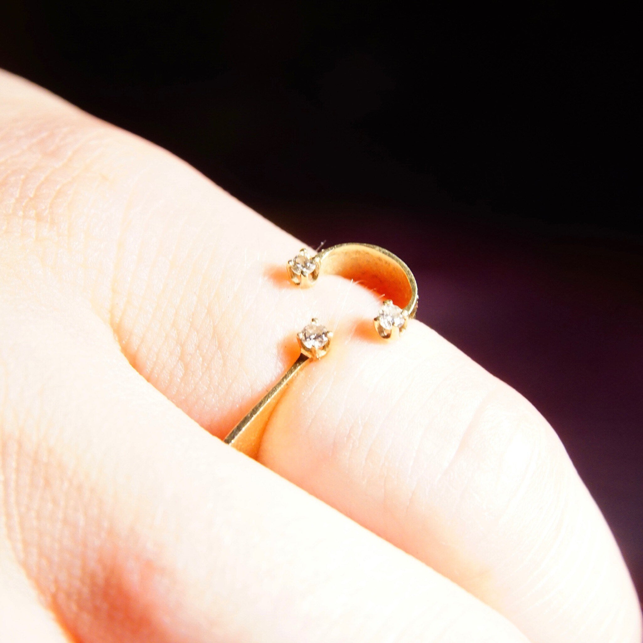Vintage Modernist 14K Yellow Gold Diamond Ring, Unique Three-Diamond Ring In Abstracted Gold Frame, Adjustable Gold Ring, , Size 5 1/2 US