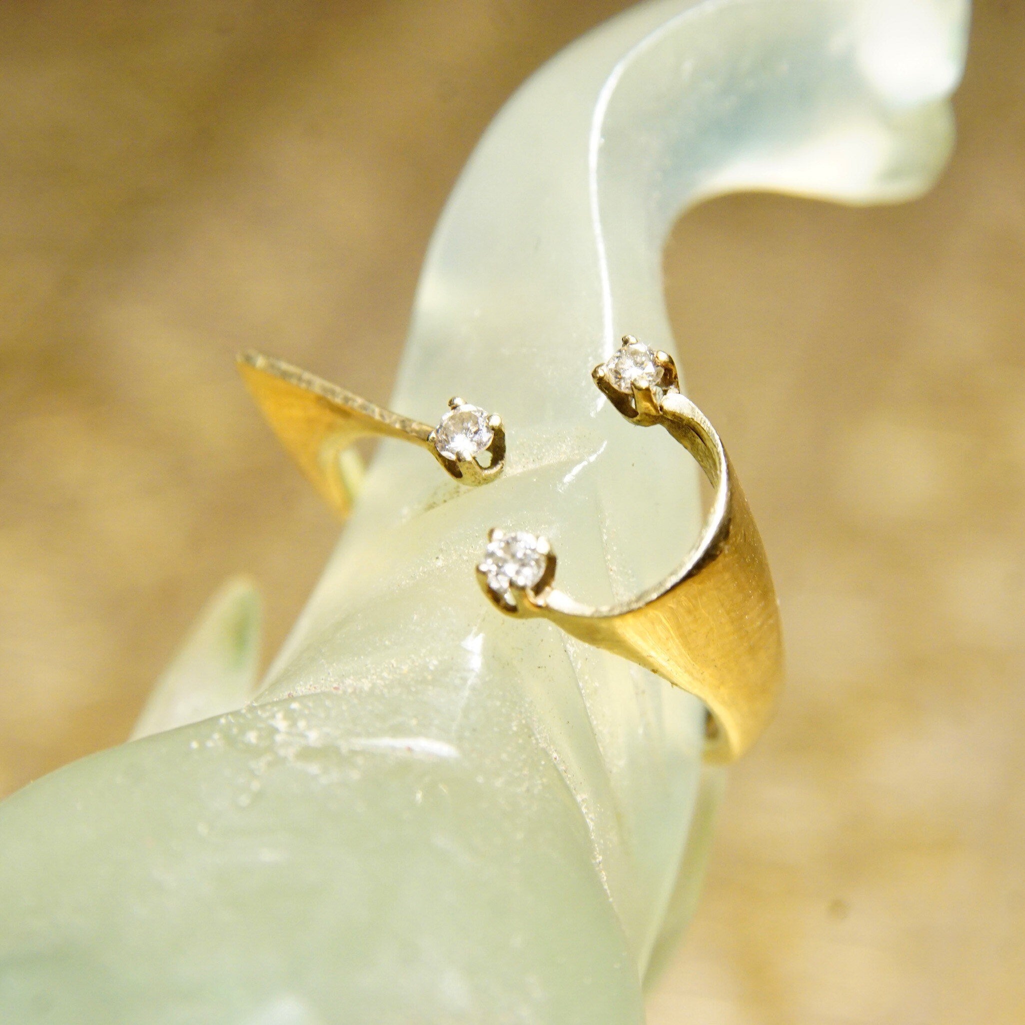 Vintage Modernist 14K Yellow Gold Diamond Ring, Unique Three-Diamond Ring In Abstracted Gold Frame, Adjustable Gold Ring, , Size 5 1/2 US
