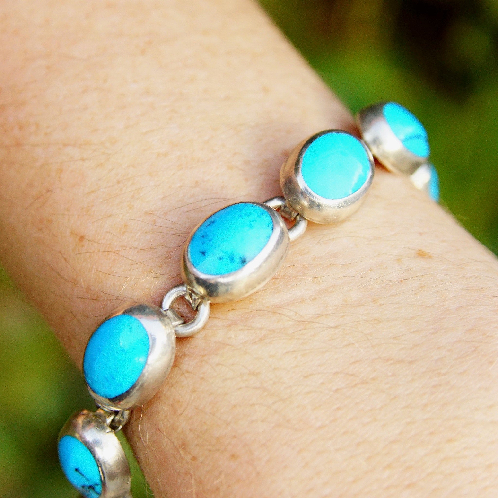 Vintage TAXCO Sterling Silver & Turquoise Link Bracelet, Mexico 925, 10 Turquoise Stones, Accent Curb Chain Links, Toggle Clasp, 9" L
