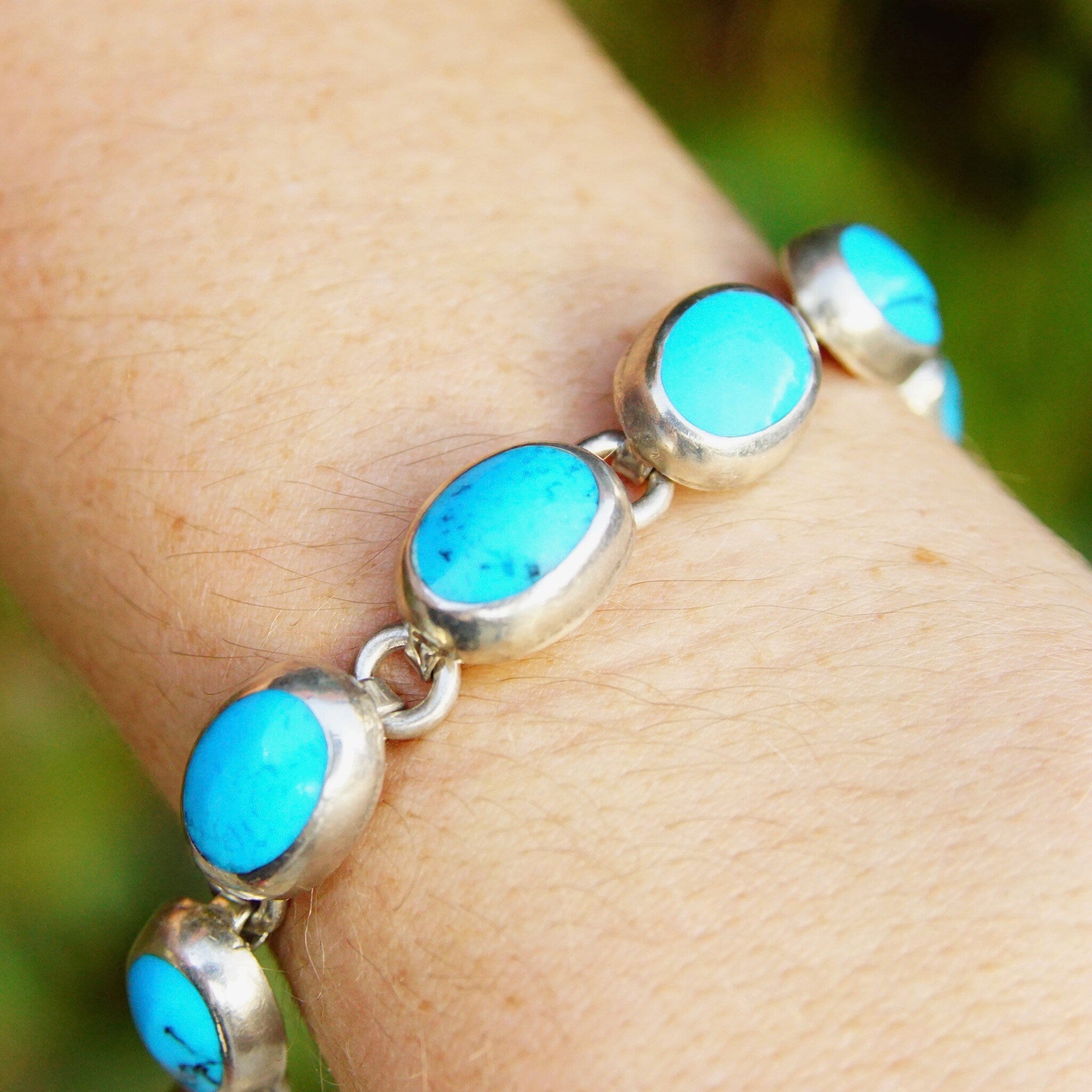 Vintage TAXCO Sterling Silver & Turquoise Link Bracelet, Mexico 925, 10 Turquoise Stones, Accent Curb Chain Links, Toggle Clasp, 9" L
