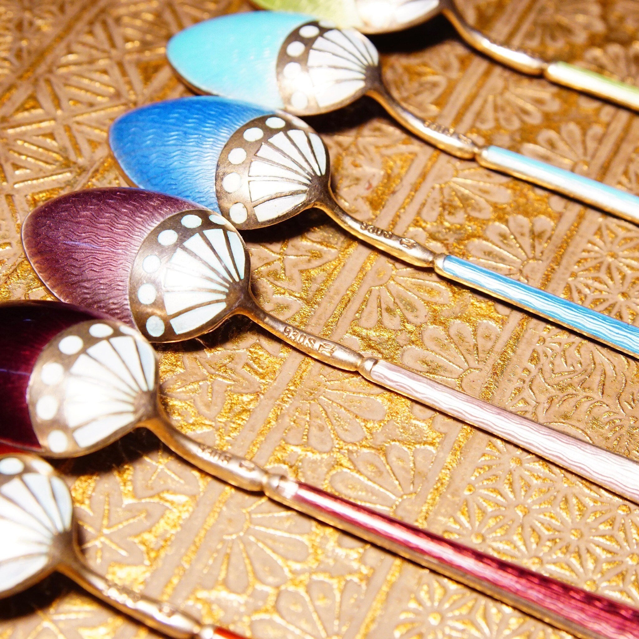 Colorful antique art deco sterling silver guilloche enamel demitasse spoons with floral pattern and decorative handles, Scandinavian origin, marked 930S, set of 6 vintage tea spoons.