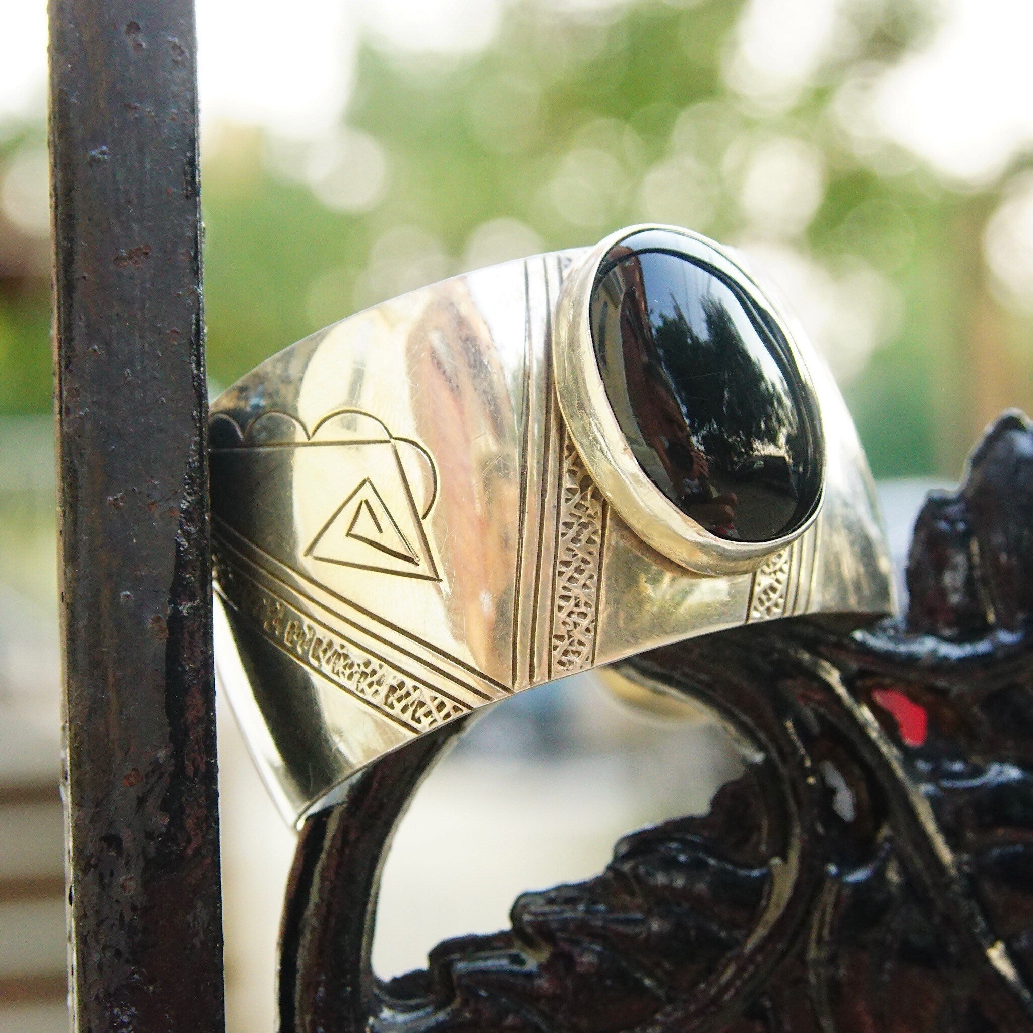 Vintage Sterling Silver & Onyx Cuff Bracelet, Intricate Hammered Designs, Glossy Black Gemstone, Adjustable Silver Cuff, 6" L