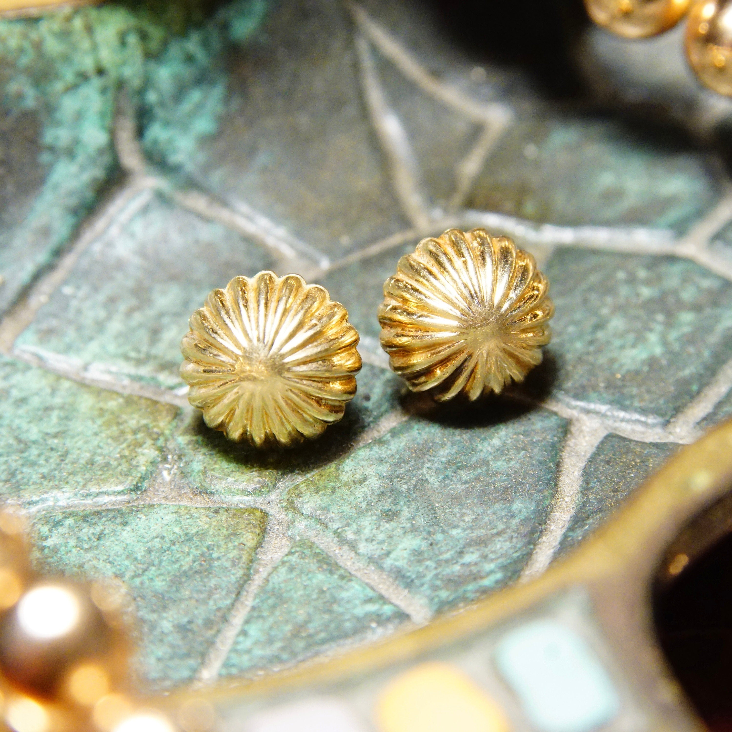 Vintage 14K Gold Deco Half Ball Post Earrings, Petite Textured Gold Dome Earrings, Minimalist Half Sphere Studs, 585 Jewelry, 10mm