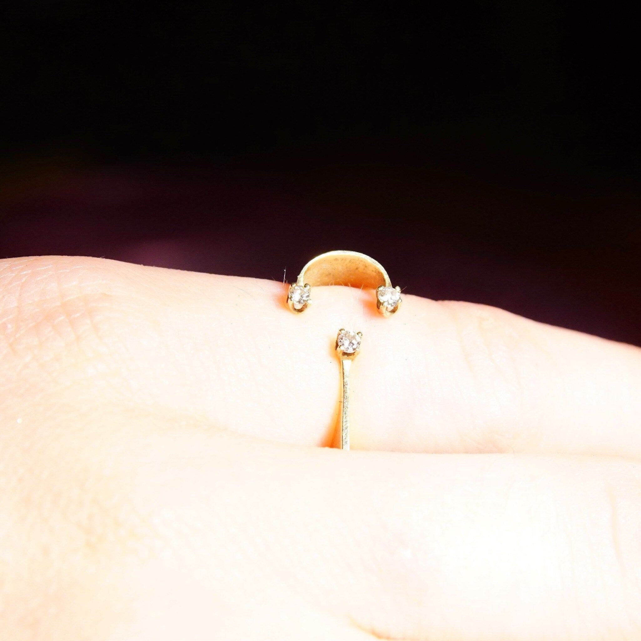 Vintage Modernist 14K Yellow Gold Diamond Ring, Unique Three-Diamond Ring In Abstracted Gold Frame, Adjustable Gold Ring, , Size 5 1/2 US