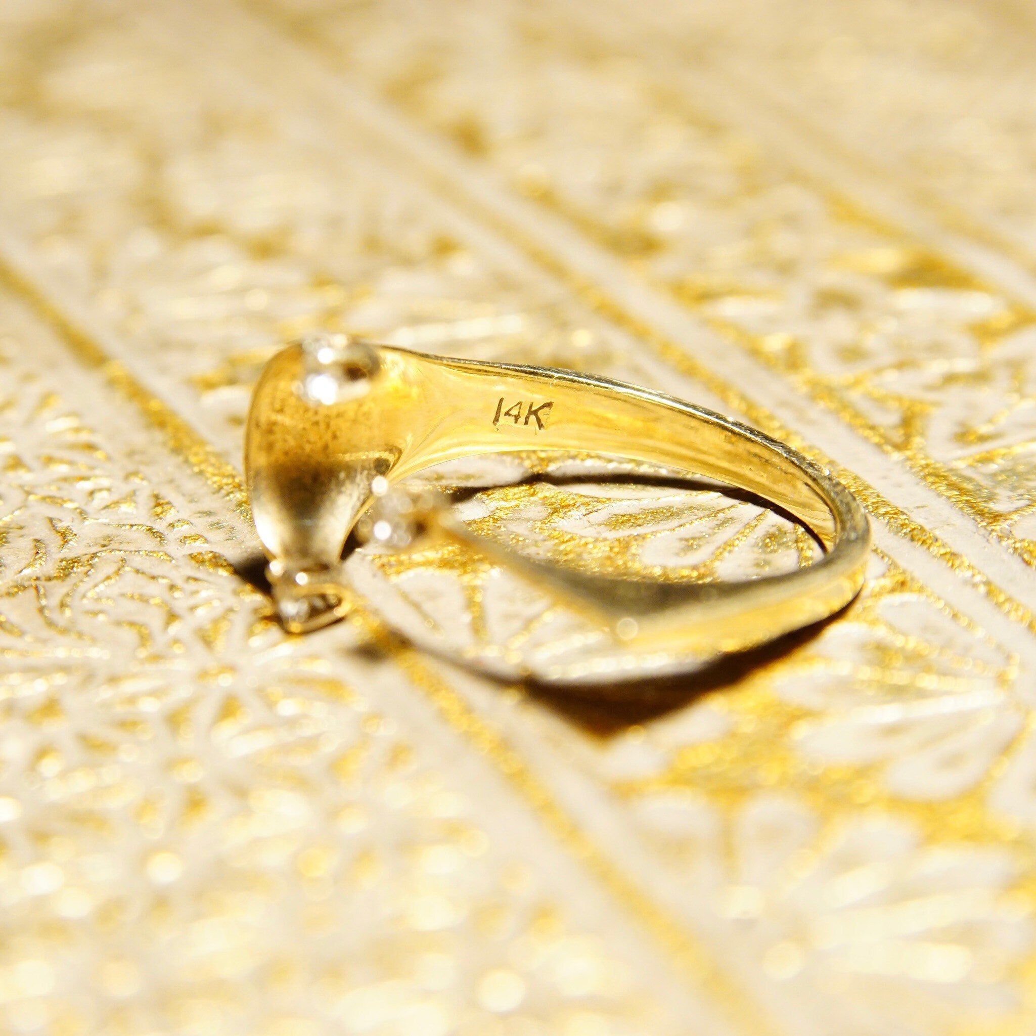 Vintage Modernist 14K Yellow Gold Diamond Ring, Unique Three-Diamond Ring In Abstracted Gold Frame, Adjustable Gold Ring, , Size 5 1/2 US