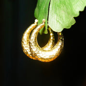 Vintage 14K Yellow Gold Crinkle Hoop Earrings, Puffed Gold Oval Hoops, Hammered Texturing, Lightweight, 585 Jewelry, 1 1/4 L