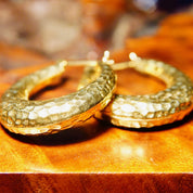 Vintage 14K Yellow Gold Crinkle Hoop Earrings, Puffed Gold Oval Hoops, Hammered Texturing, Lightweight, 585 Jewelry, 1 1/4 L