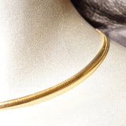 Vintage Italian 14K yellow gold omega collar necklace, 4mm wide, minimalist solid gold choker, lustrous finish, made in Italy, 585 gold jewelry, 16 inches long.