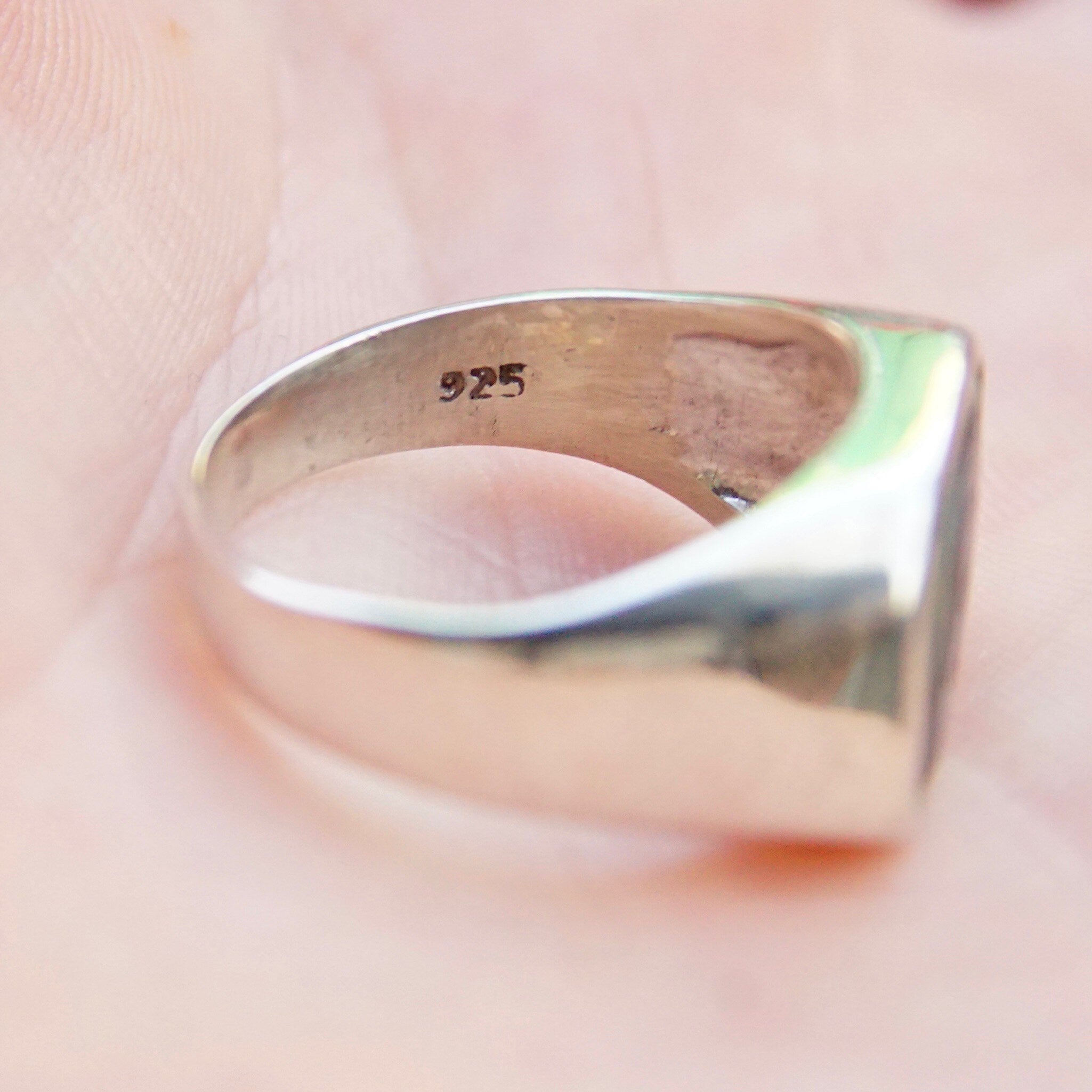 Vintage sterling silver signet ring with iridescent abalone shell inlay, suitable for men or unisex wear, ring size 9 1/2 US.