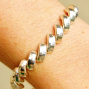 Vintage Italian Sterling Silver Crescent Link Chain Bracelet, Diamond Cut Design, Flashy Silver Bracelet, 8 1/4 L