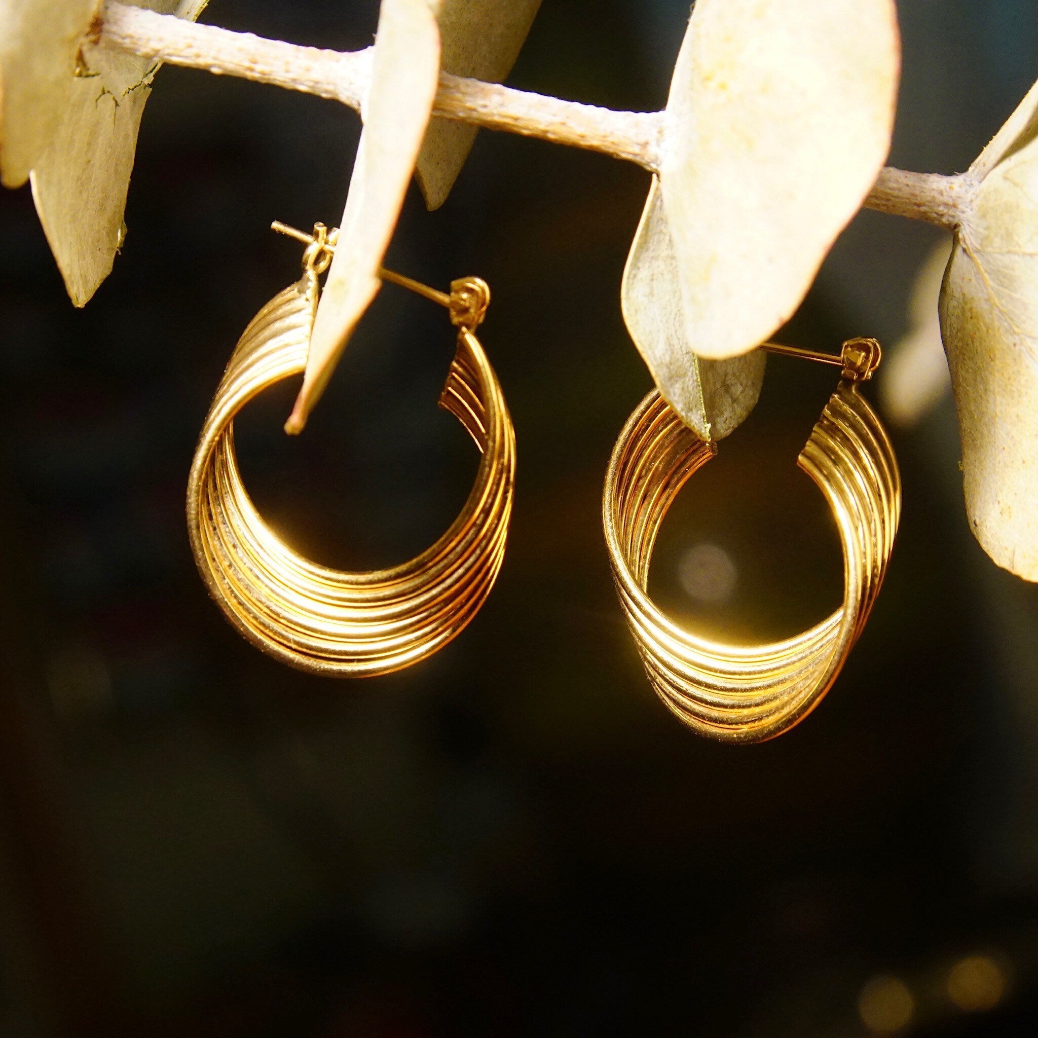 Vintage Modernist 14K Gold Twist Oval Hoop Earrings, Spiraled Yellow Gold Hoops, Layered Gold Wire, Hinged Post Top, 585 Jewelry, 1" L