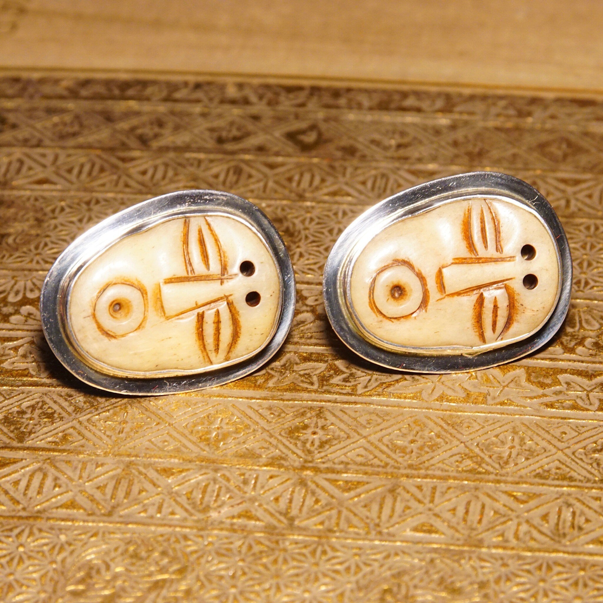 Vintage Echo Of The Dreamer Sterling Silver Carved Bone Face Clip On Earrings, Stylized Face Figural Design, Unique 925 Earrings, 1 5/8" L