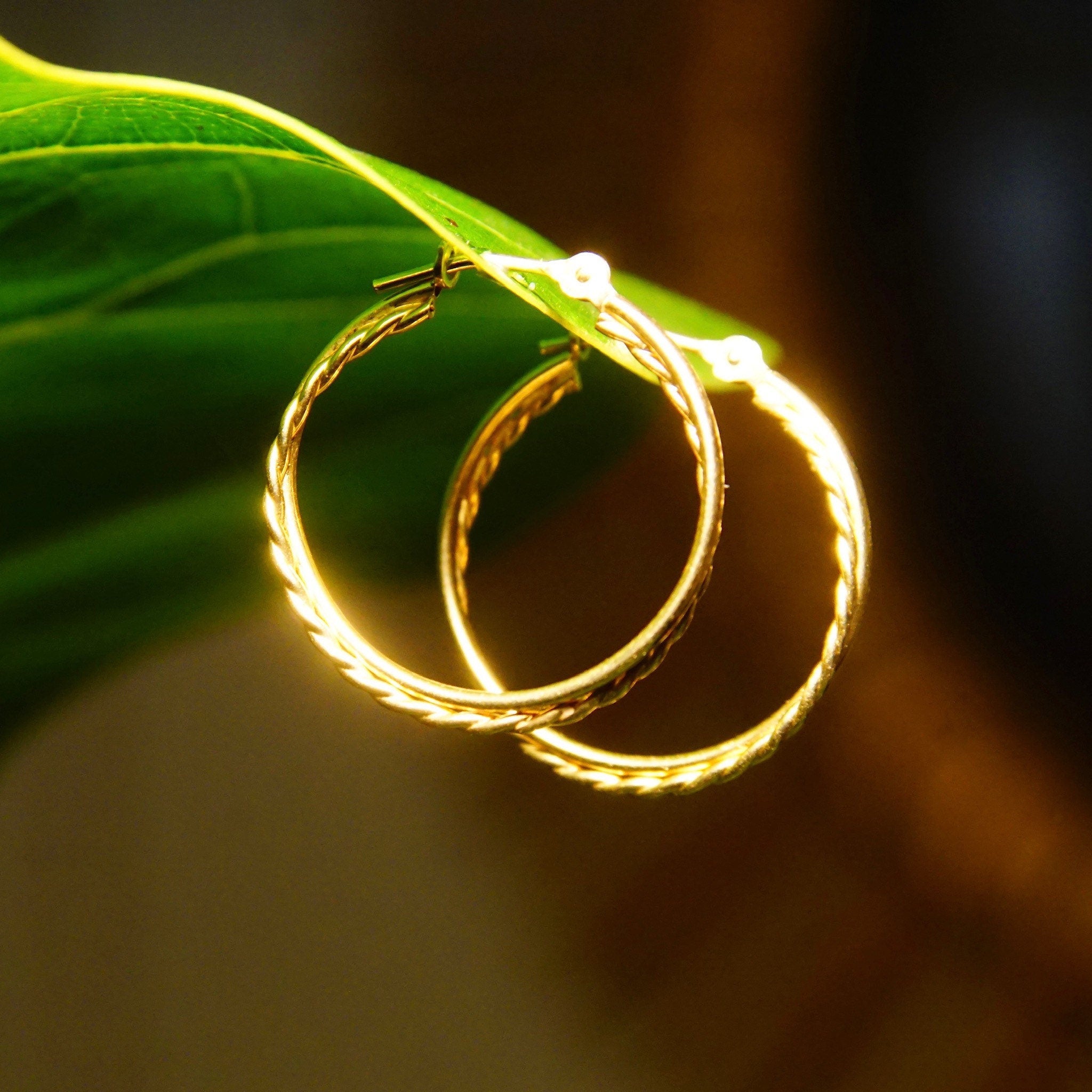 Vintage 14K Yellow Gold Wire Hoop Earrings, Intertwined Gold Strand Hoops, Small 20mm Gold Hoops, Lightweight Earrings, 585 Jewelry