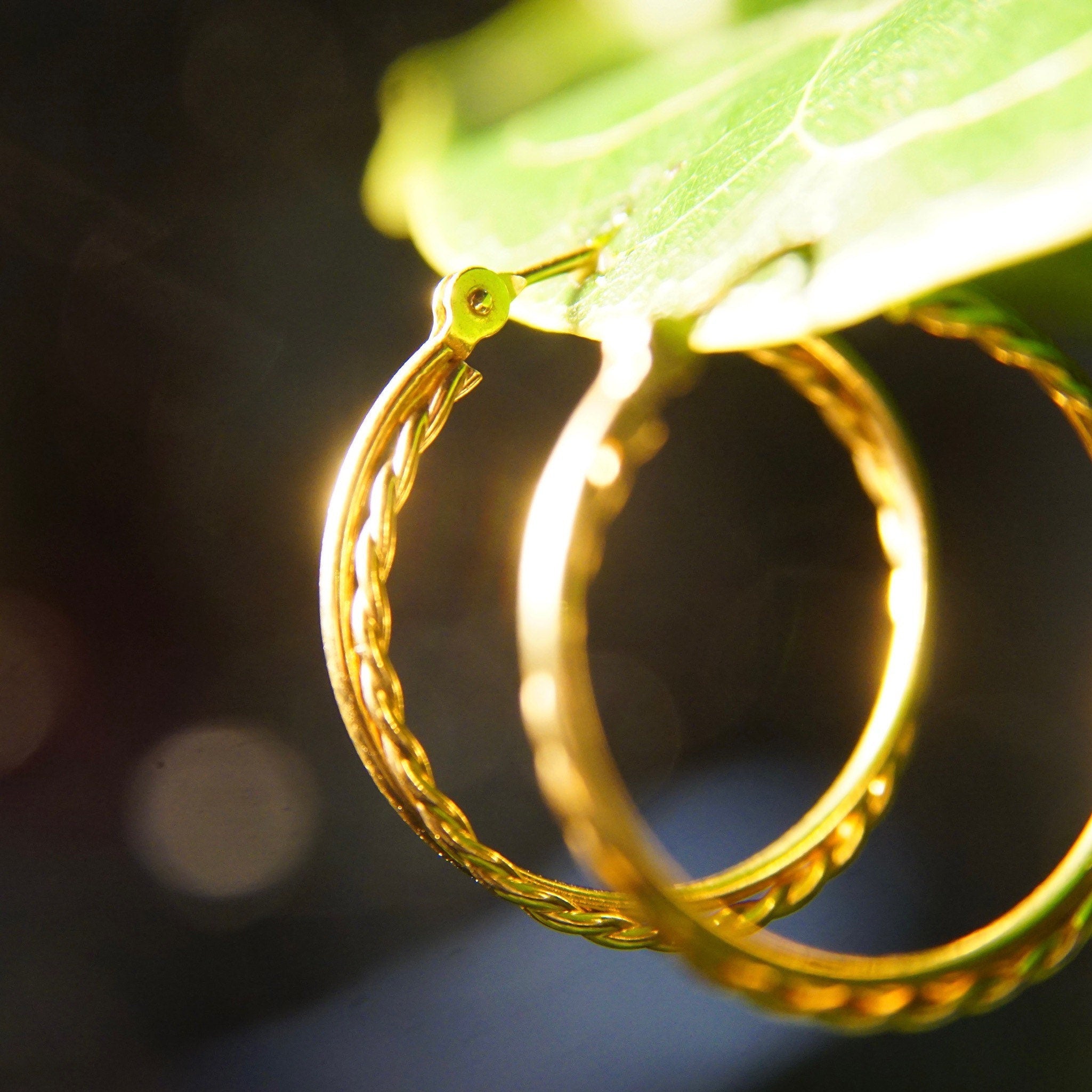 Vintage 14K Yellow Gold Wire Hoop Earrings, Intertwined Gold Strand Hoops, Small 20mm Gold Hoops, Lightweight Earrings, 585 Jewelry