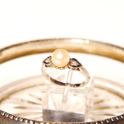 Vintage 14K White Gold Pearl Diamond Accent Ring, 8mm Round Pearl, Diamond Shoulders, .06 TCW, White Gold Band, Size 6 1/4 US