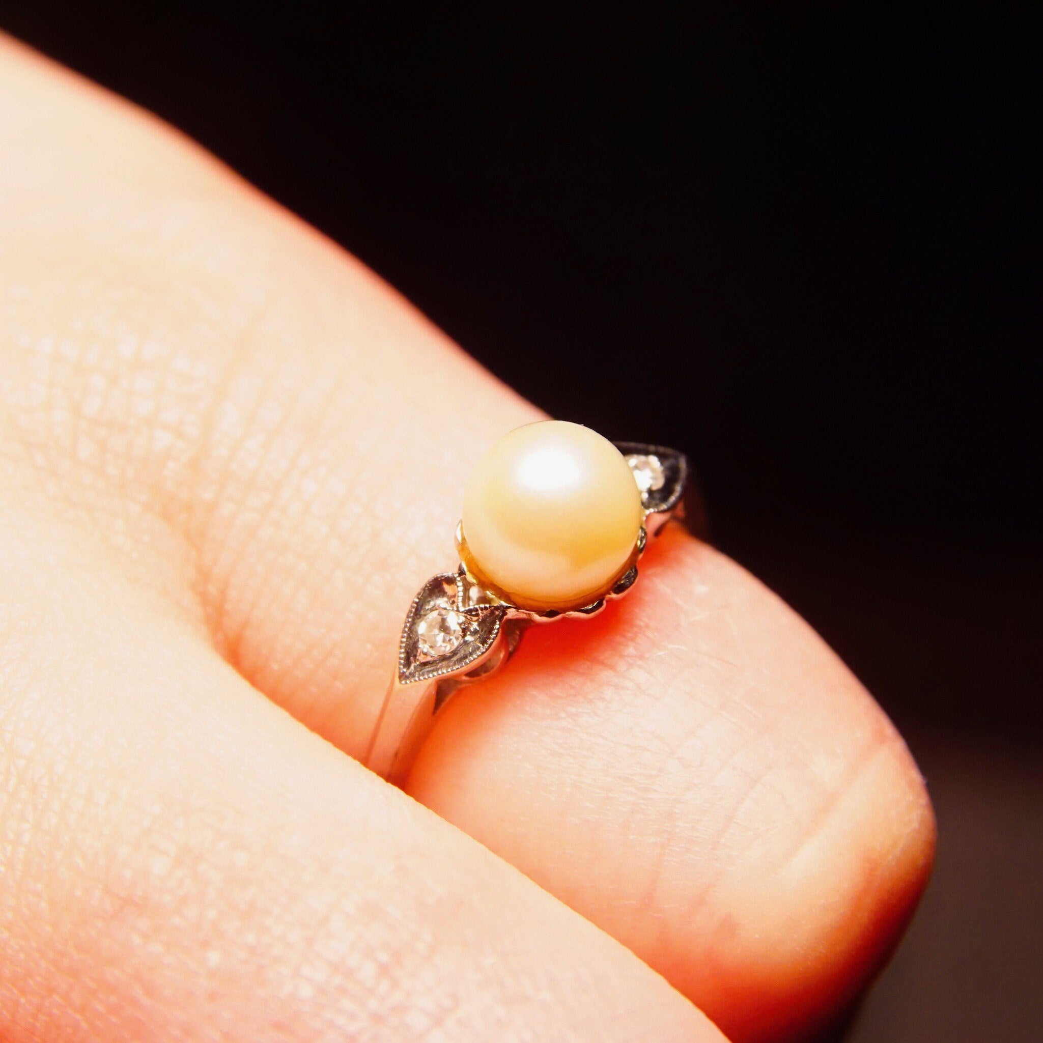 Vintage 14K White Gold Pearl Diamond Accent Ring, 8mm Round Pearl, Diamond Shoulders, .06 TCW, White Gold Band, Size 6 1/4 US