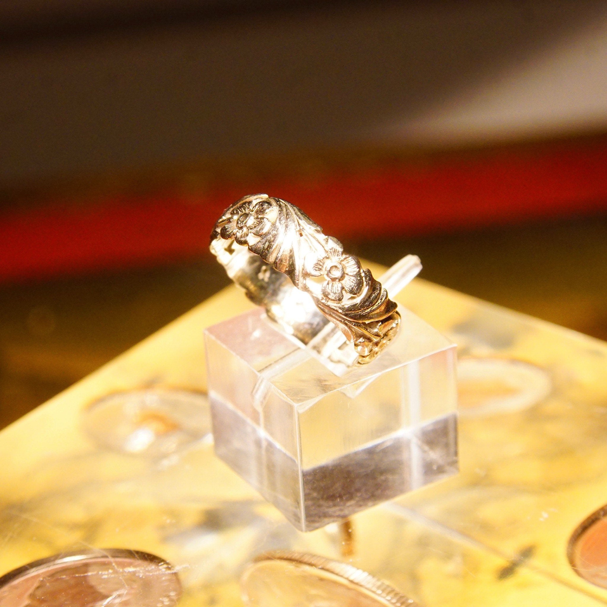 Vintage 14K White Gold Floral Repousse Band Ring, Antique Style Wedding Bands, 6mm Textured 585 Gold Band, Size 7 1/2 US