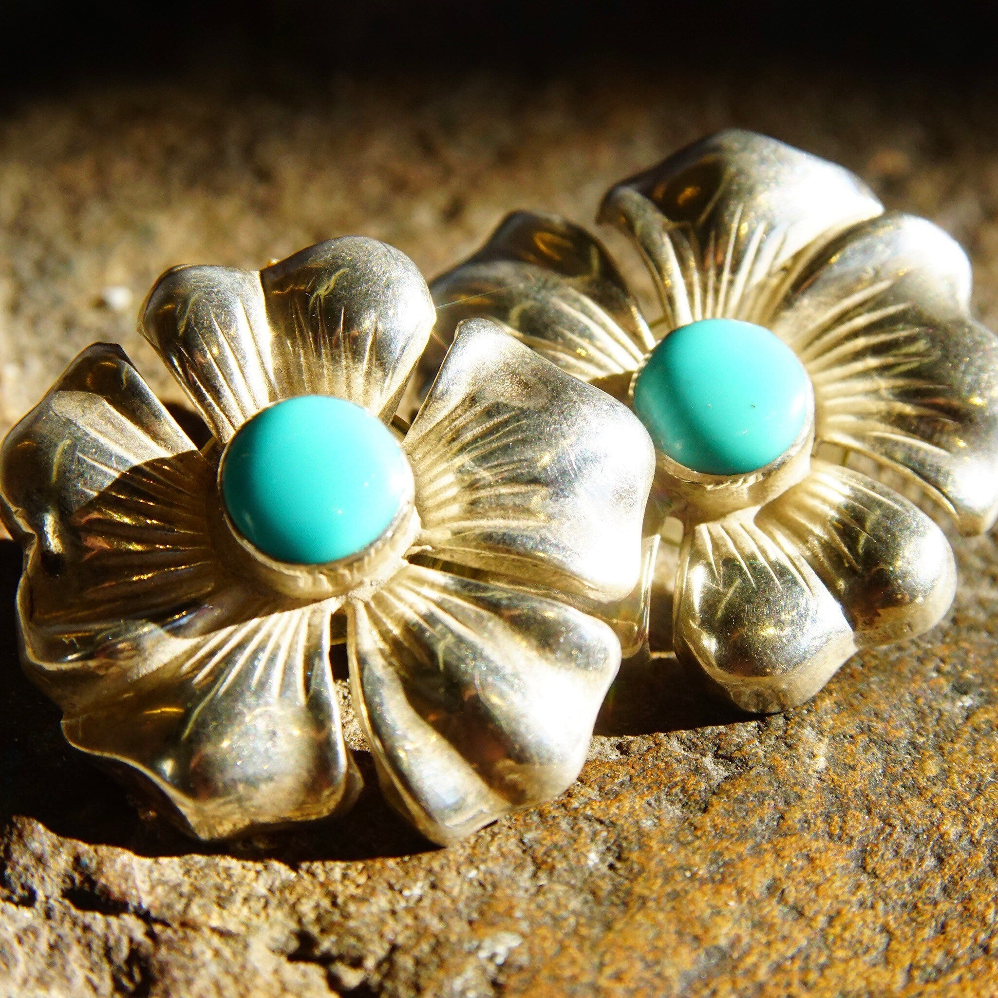 Vintage Sterling Silver Turquoise Bead Posy Flower Stud Earrings, Puffed Silver Petals, 8mm Glossy Blue Turquoise Stone, 1 1/8" L