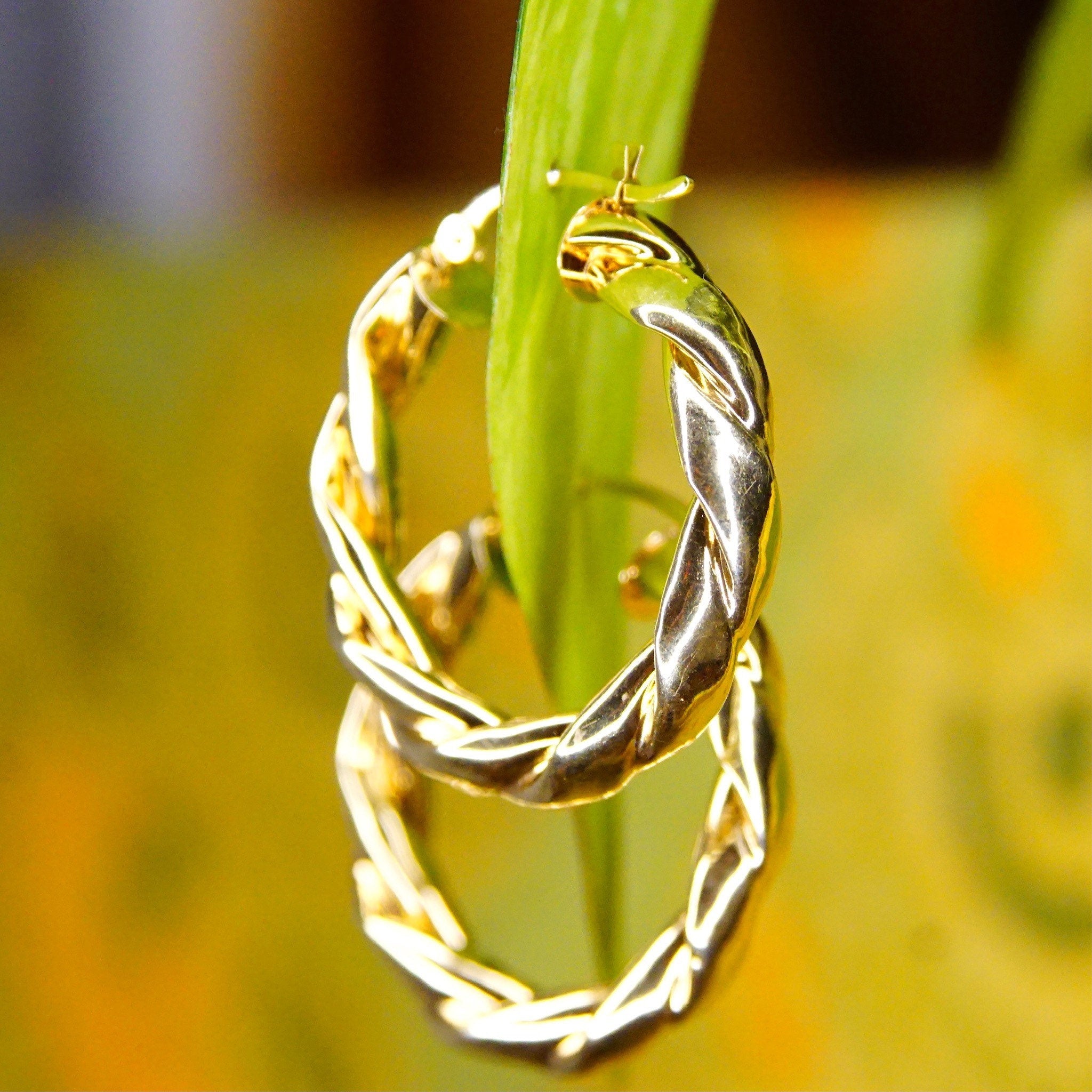 Vintage 14K Yellow Gold Twisted Hoop Earrings, Puffed Repousse Wreath Hoops, Classic 585 Earrings, Small/Medium Gold Hoops, 17mm