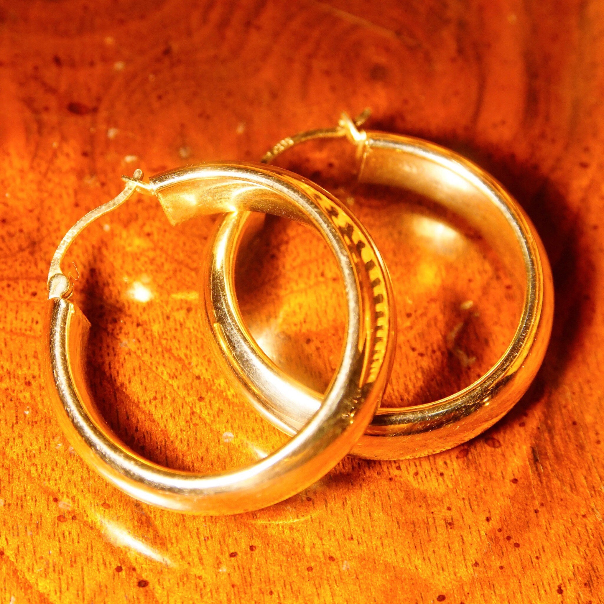 Vintage 14K Yellow Gold Hoop Earrings, Hollow Gold Tube Hoops, Small/Medium Hoops, Lightweight, Hinged Wire Post,