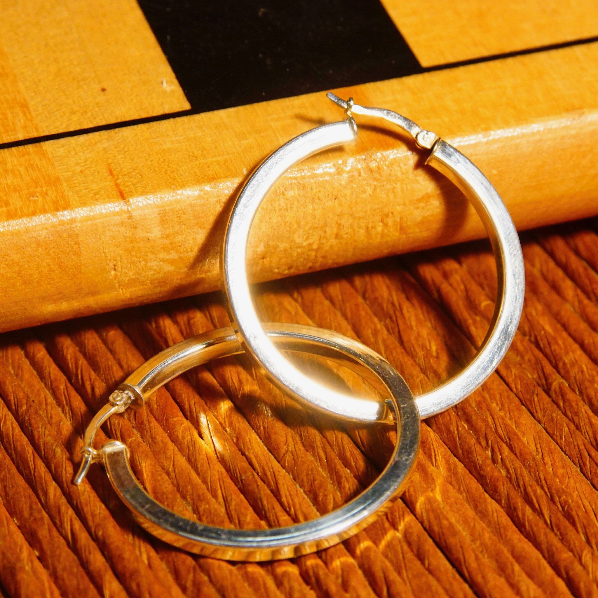 Vintage Italian Modernist Sterling Silver Hoop Earrings, 3mm Square Tube Hoops, Medium Circle Hoop Earrings, 925 Italy, Lightweight, 40mm