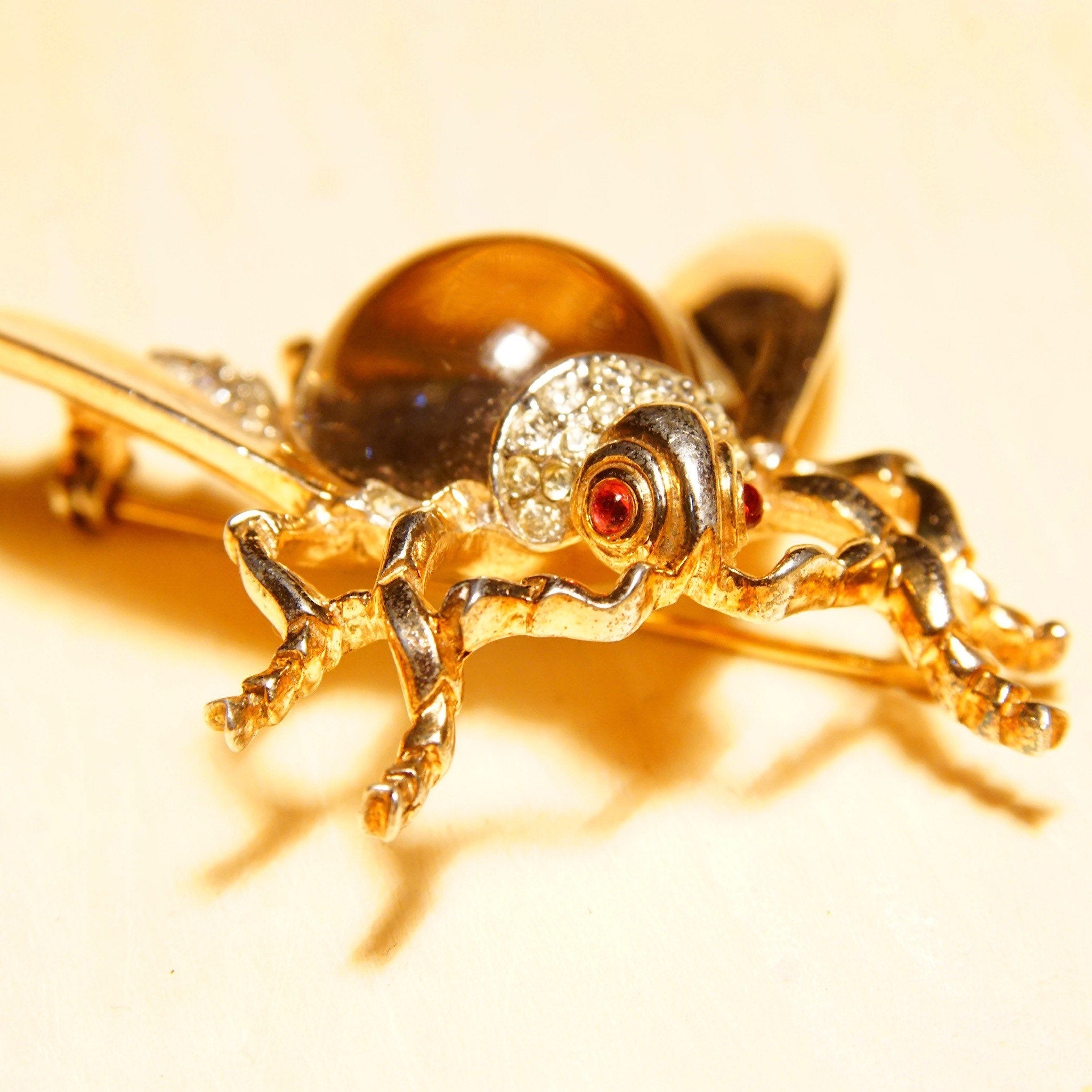Vintage Trifari Sterling Jelly Belly Fly Brooch, Alfred Philippe Design, Lucite Cabochon, Gilt Silver, Clear & Red Rhinestones, 2" L 2
