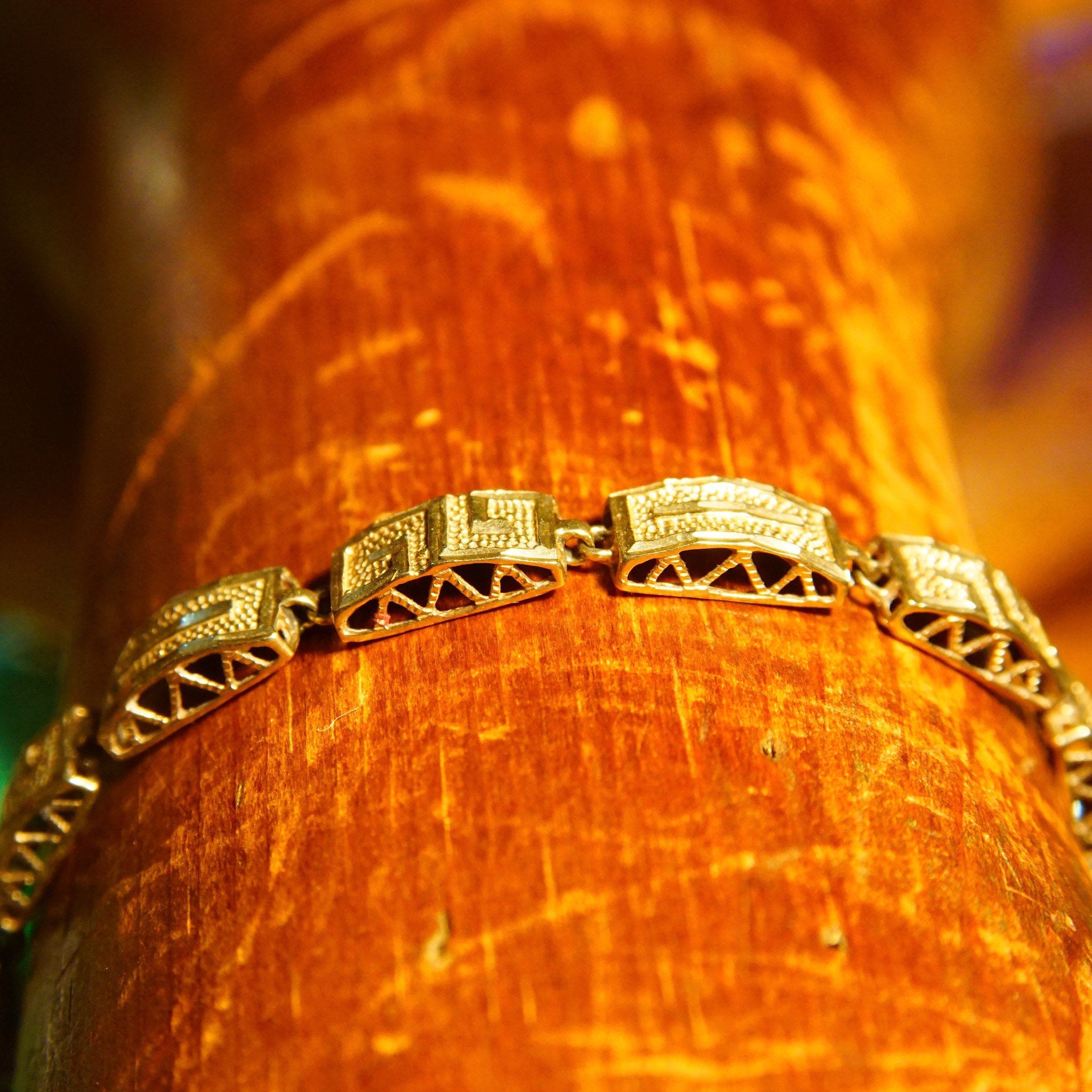 Vintage 10K Yellow Gold Greek Key Link Bracelet, Stippled Gold Links W/ Filigree Siding, Chiseled Gold Meander Design, 9 1/4" L