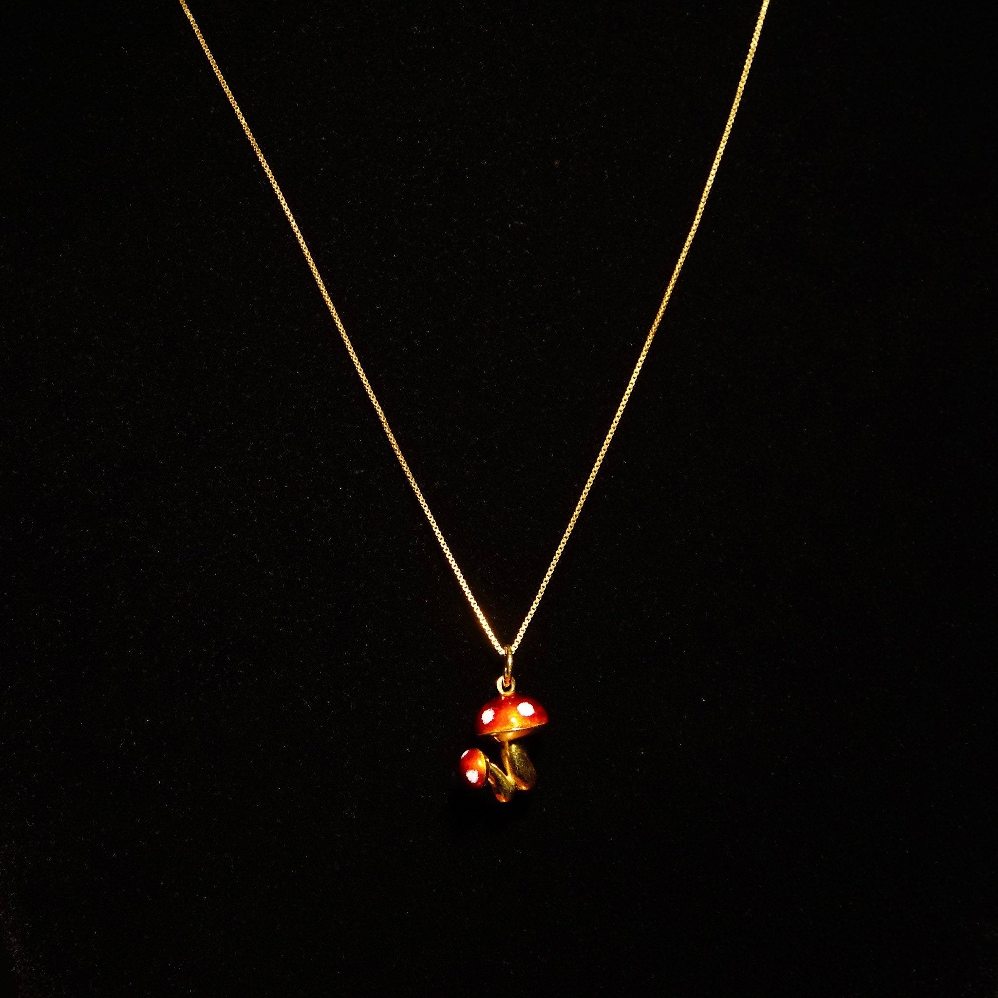 Vintage 18K Gold Enameled Mushroom Charm Necklace, Red & White Enamel, Magic Mushrooms, .8mm Yellow Gold Box Chain, 750 Jewelry, 18 1/2" L