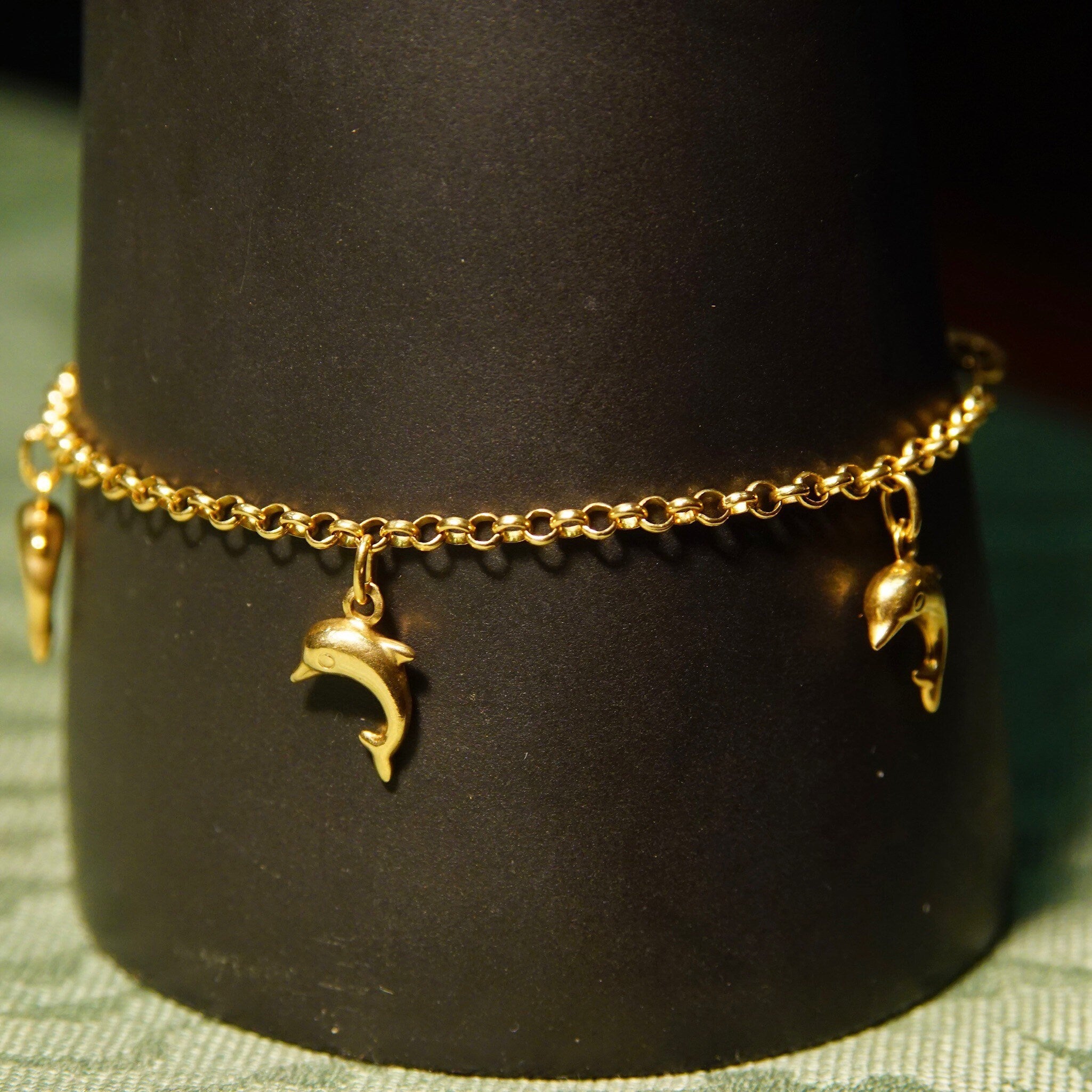 Vintage Hallmarked 14K Gold Dolphin Charm Bracelet, 5 Yellow Gold Dolphin Charms, 2.25mm Belcher Link Chain, 585 Station Bracelet, 7" L