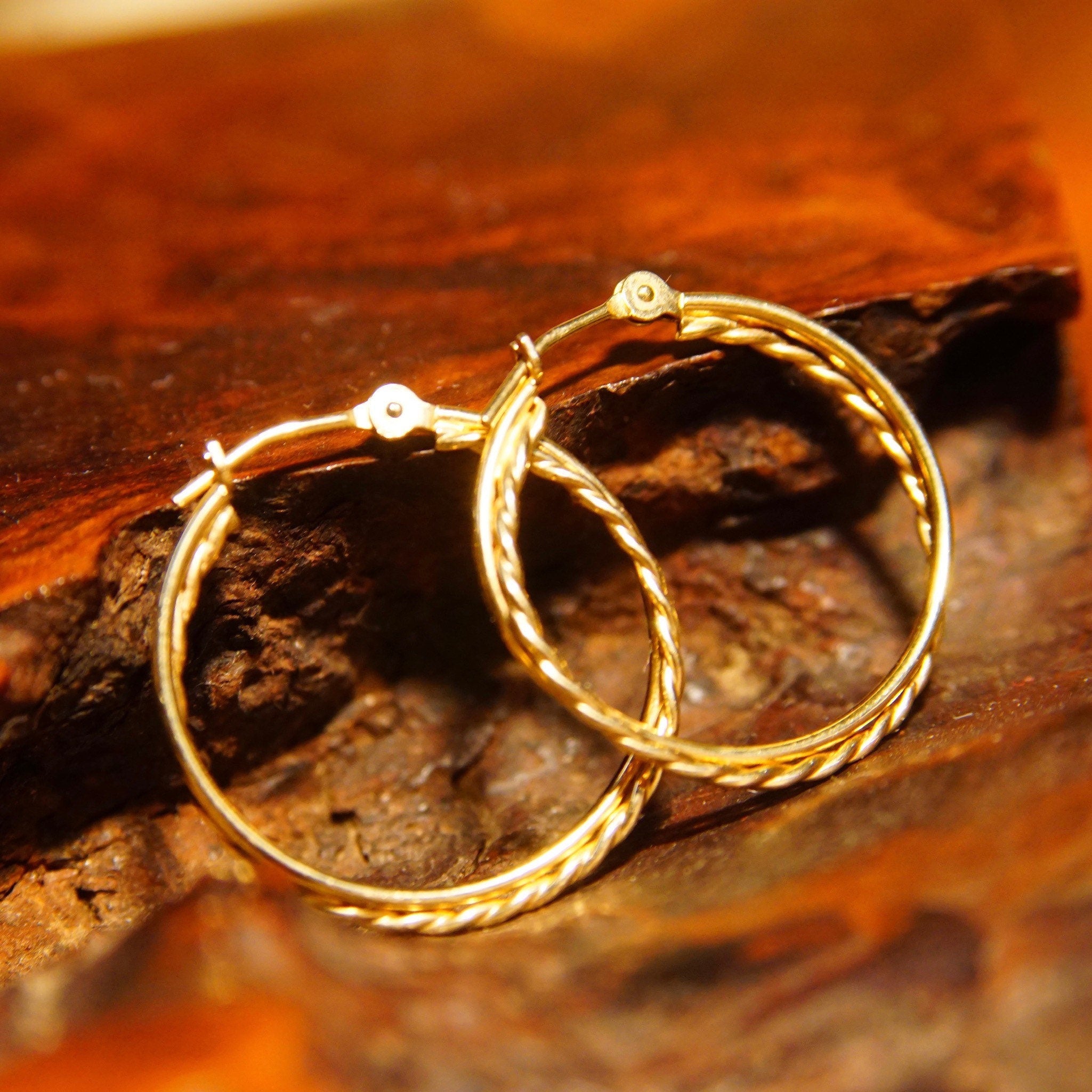 Vintage 14K Yellow Gold Wire Hoop Earrings, Intertwined Gold Strand Hoops, Small 20mm Gold Hoops, Lightweight Earrings, 585 Jewelry
