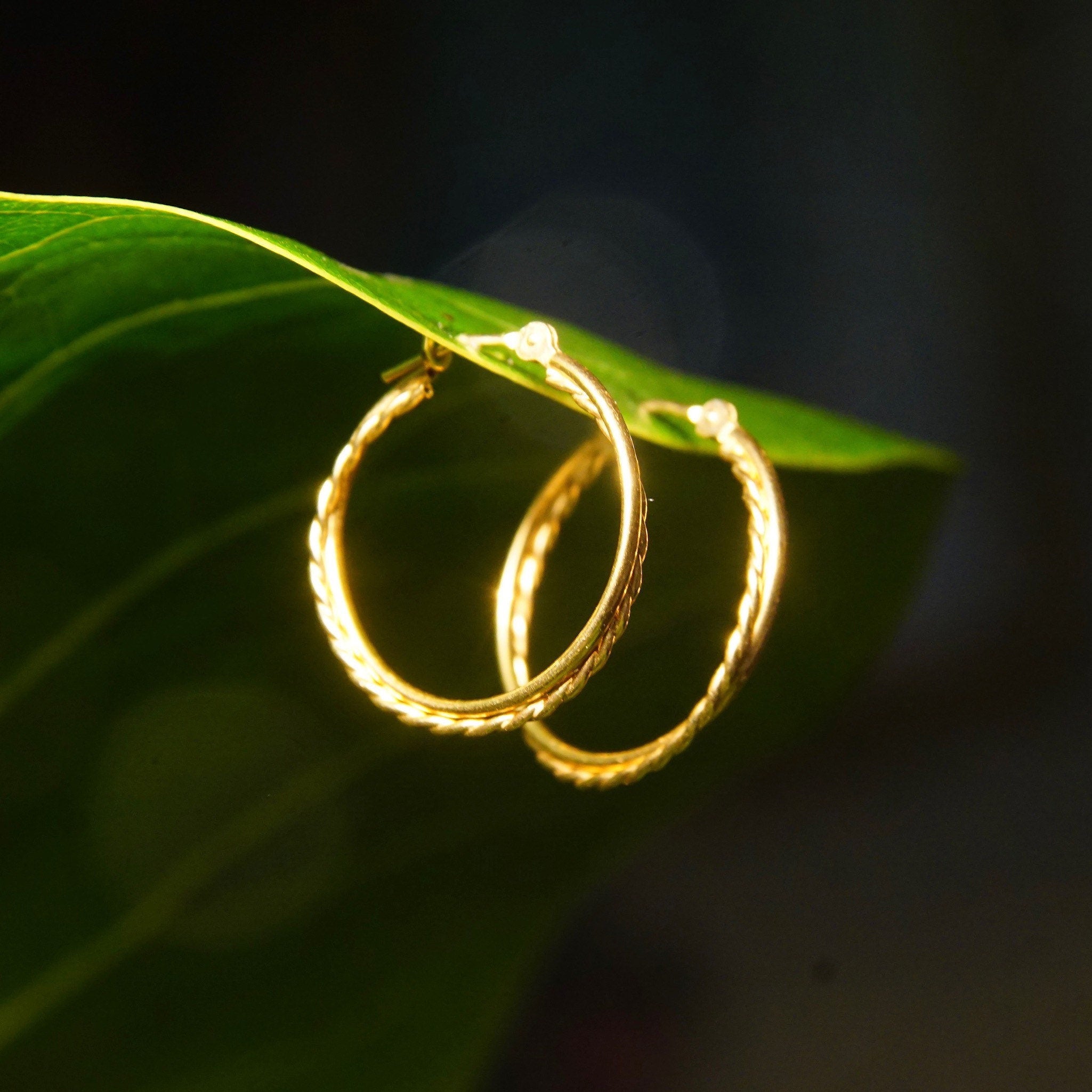 Vintage 14K Yellow Gold Wire Hoop Earrings, Intertwined Gold Strand Hoops, Small 20mm Gold Hoops, Lightweight Earrings, 585 Jewelry