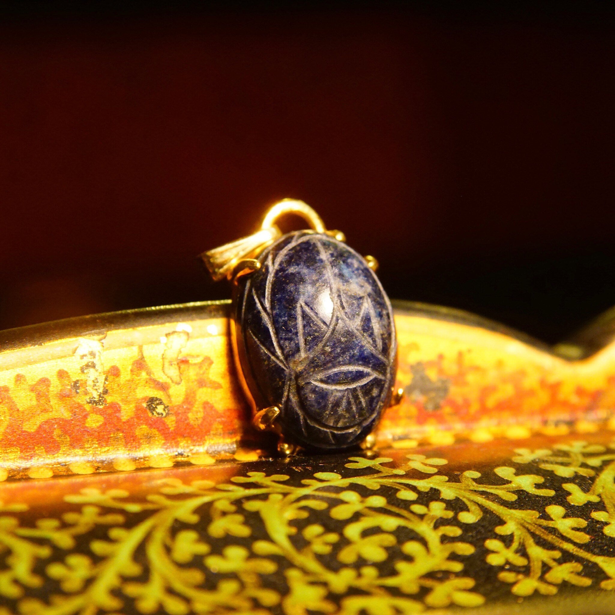 Vintage 14K Gold Sodalite Scarab Cabochon Pendant, Egyptian Scarab Amulet, Carved Dark Blue Gemstone, Yellow Gold Claw Setting, 23mm L