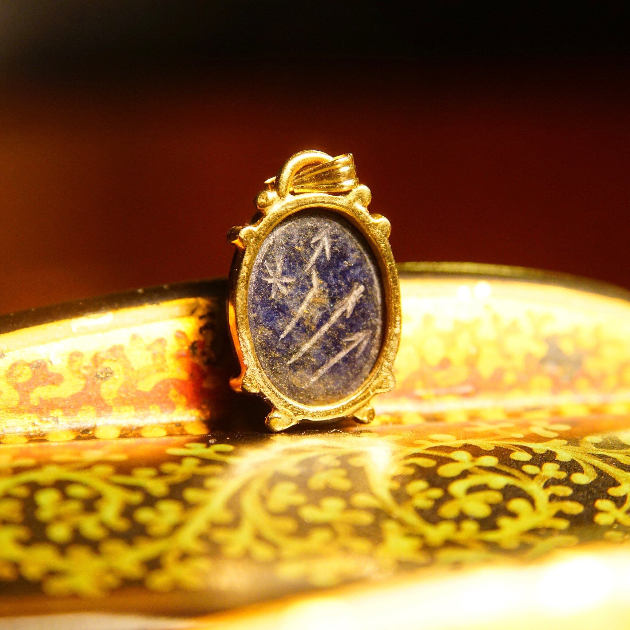 Vintage 14K Gold Sodalite Scarab Cabochon Pendant, Egyptian Scarab Amulet, Carved Dark Blue Gemstone, Yellow Gold Claw Setting, 23mm L