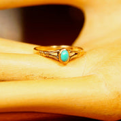 Vintage Minimalist 14K Gold Turquoise Midi Ring, Petite Yellow Gold Ring, Small Turquoise Cabochon, Gold Stacking Ring, Size 4 1/2 US