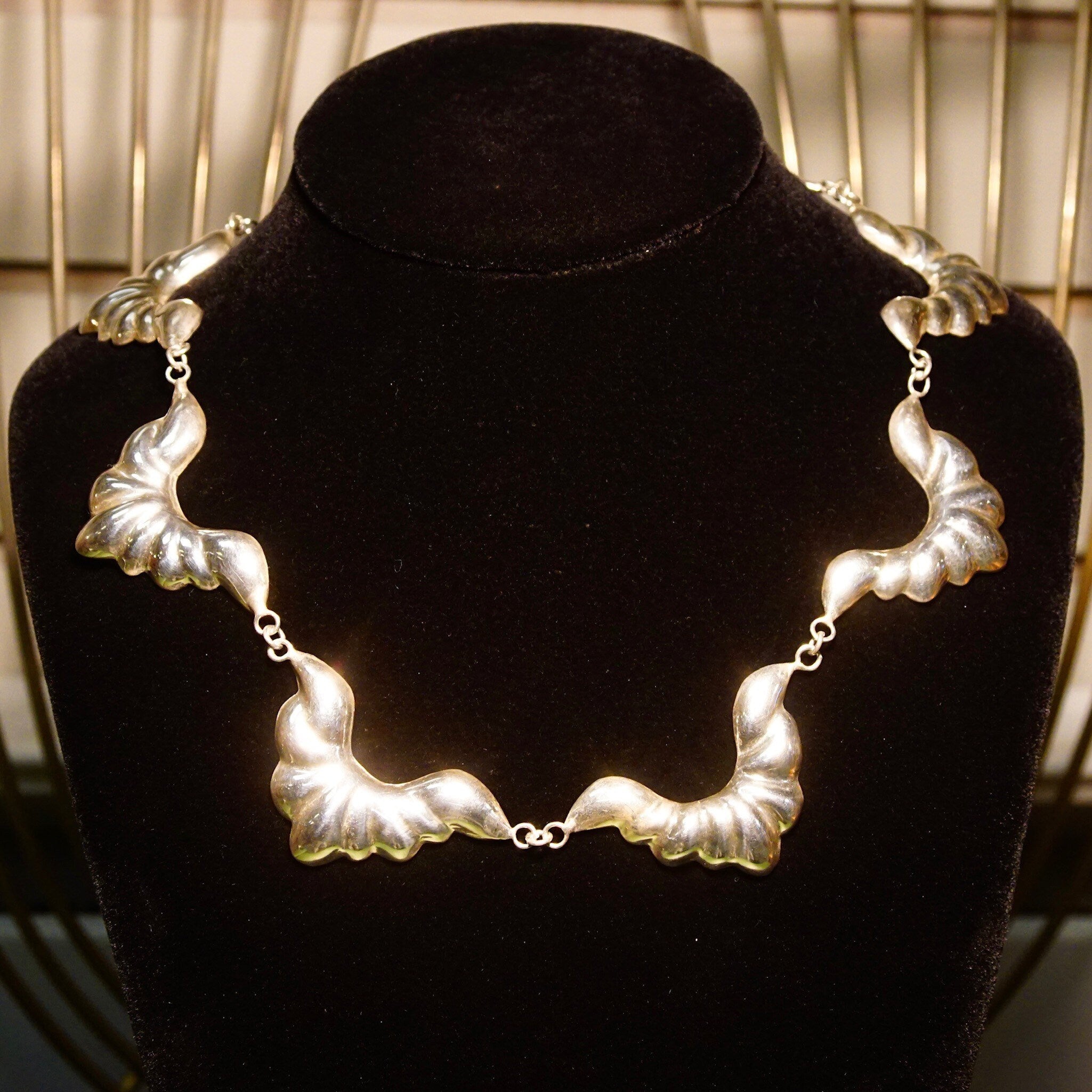 Vintage TAXCO Sterling Silver Scallop Repousse Collar Necklace, Ornate Links, Festoon Style, 925 Mexico TH-107, Traditional Modernist, 20" L