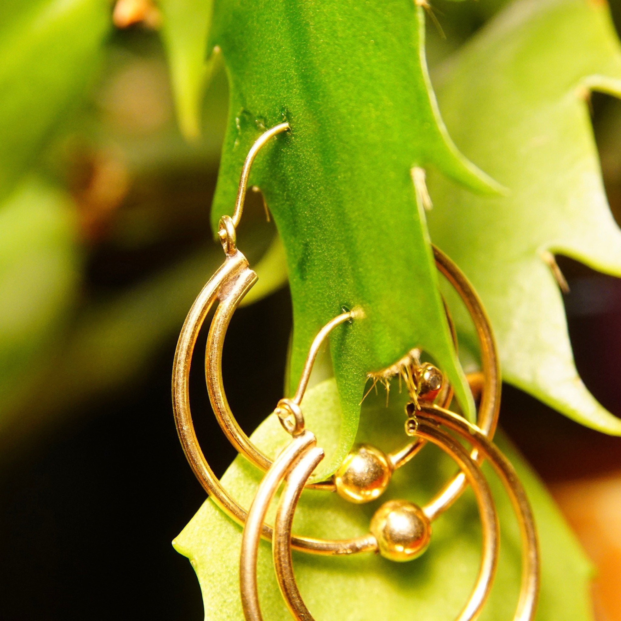 Vintage 14K Gold Concentric Hoop Earrings, Yellow Gold Orbiter Hoops, Gold Bead Accents, Modernist 585 Earrings, 1 1/4 L