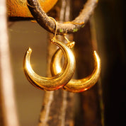 Vintage 14K Yellow Gold Crescent Hoop Earrings, Puffed Hollow Graduated Hoops, Hinged Huggie Earwire, Lightweight, 585 Accessories, 1 1/8"