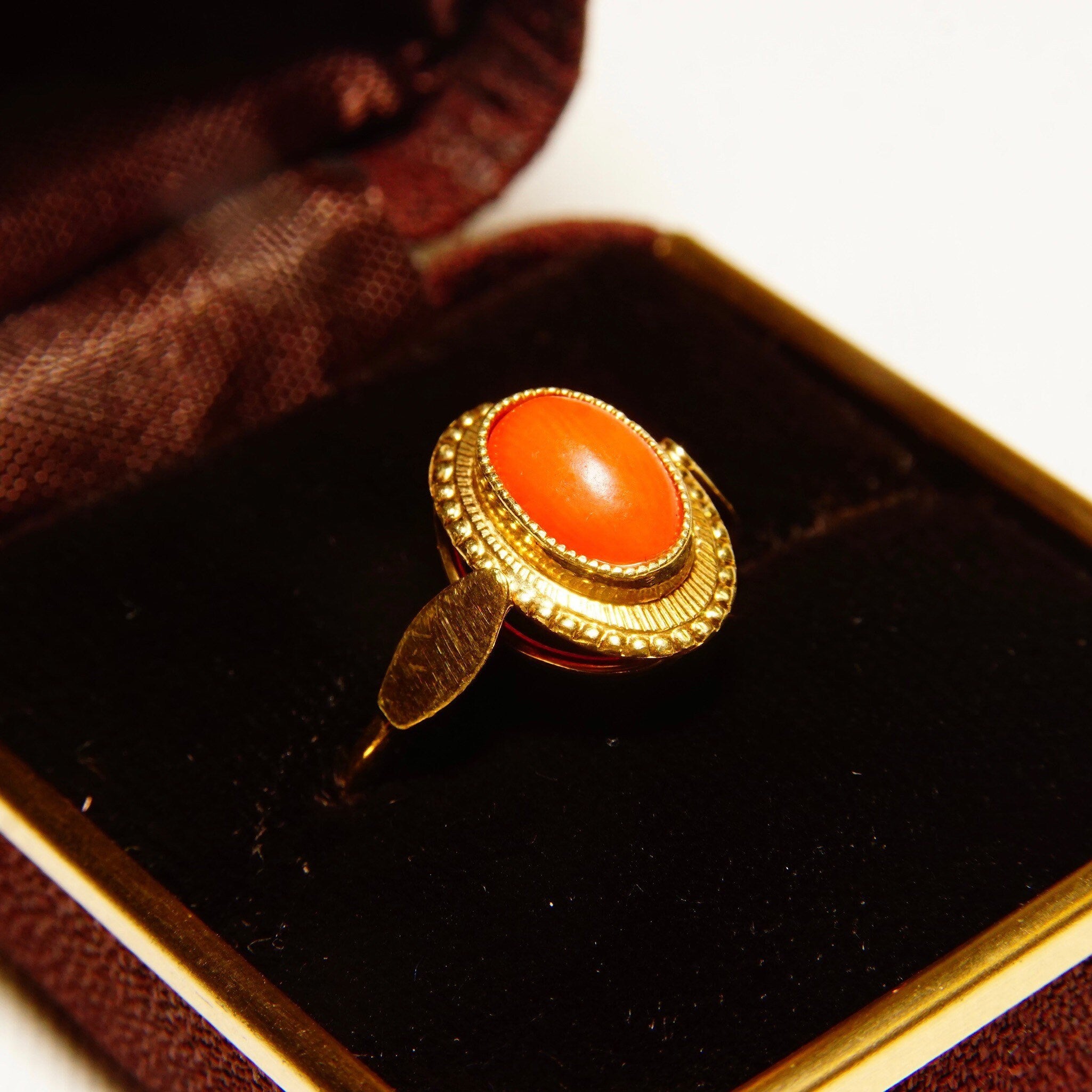 Vintage 14K Yellow Gold Coral Cabochon Ring, Embellished Bezel Setting, Orange/Red Coral, Bohemian Style, Elegant 585 Ring,  Size 6 1/4 US