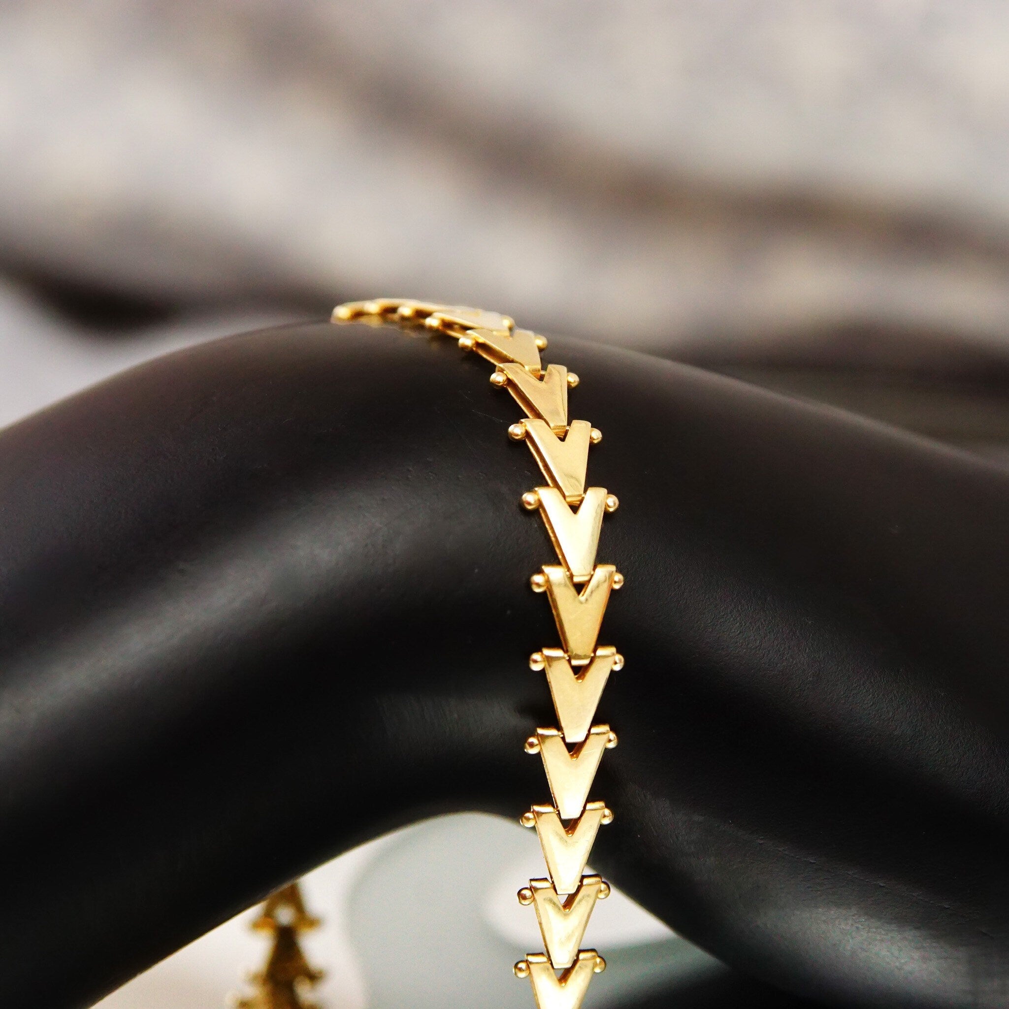 Vintage Modernist Italian 14K Gold Polished V-Link Bracelet, Chevron/Riccio Style, 5mm V-Links, Sleek Sophisticated, 585 Bracelet, 7 1/2" L